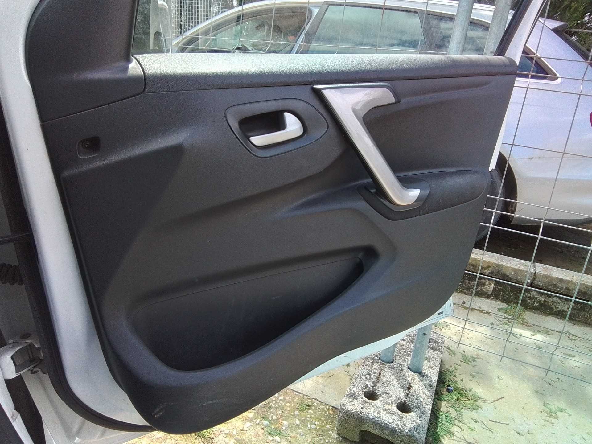 Recambio de guarnecido puerta delantera derecha para citroën c-elysée feel referencia OEM IAM   