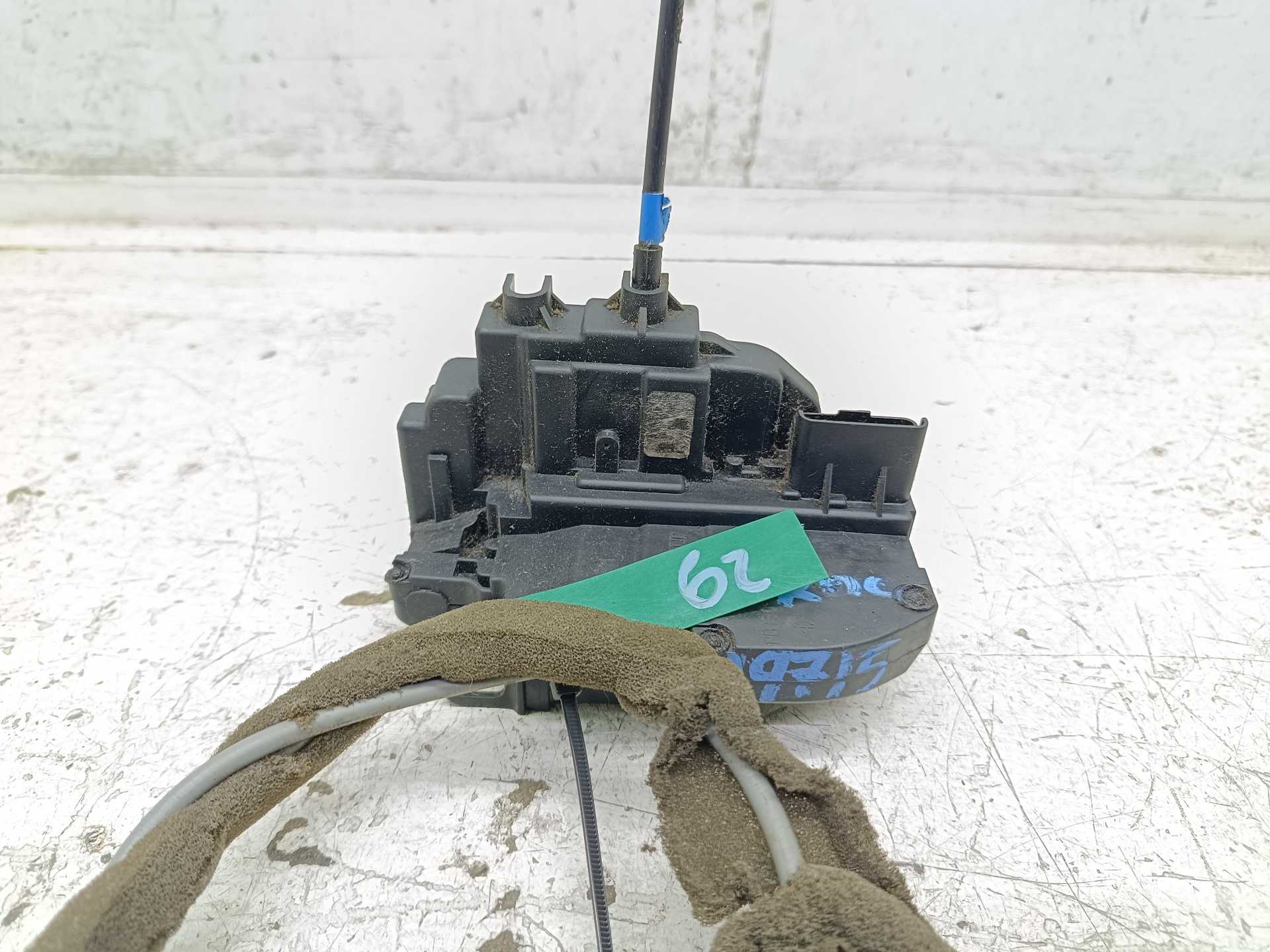 Recambio de cerradura puerta trasera derecha para nissan qashqai (j10) acenta referencia OEM IAM 82500EY10D  