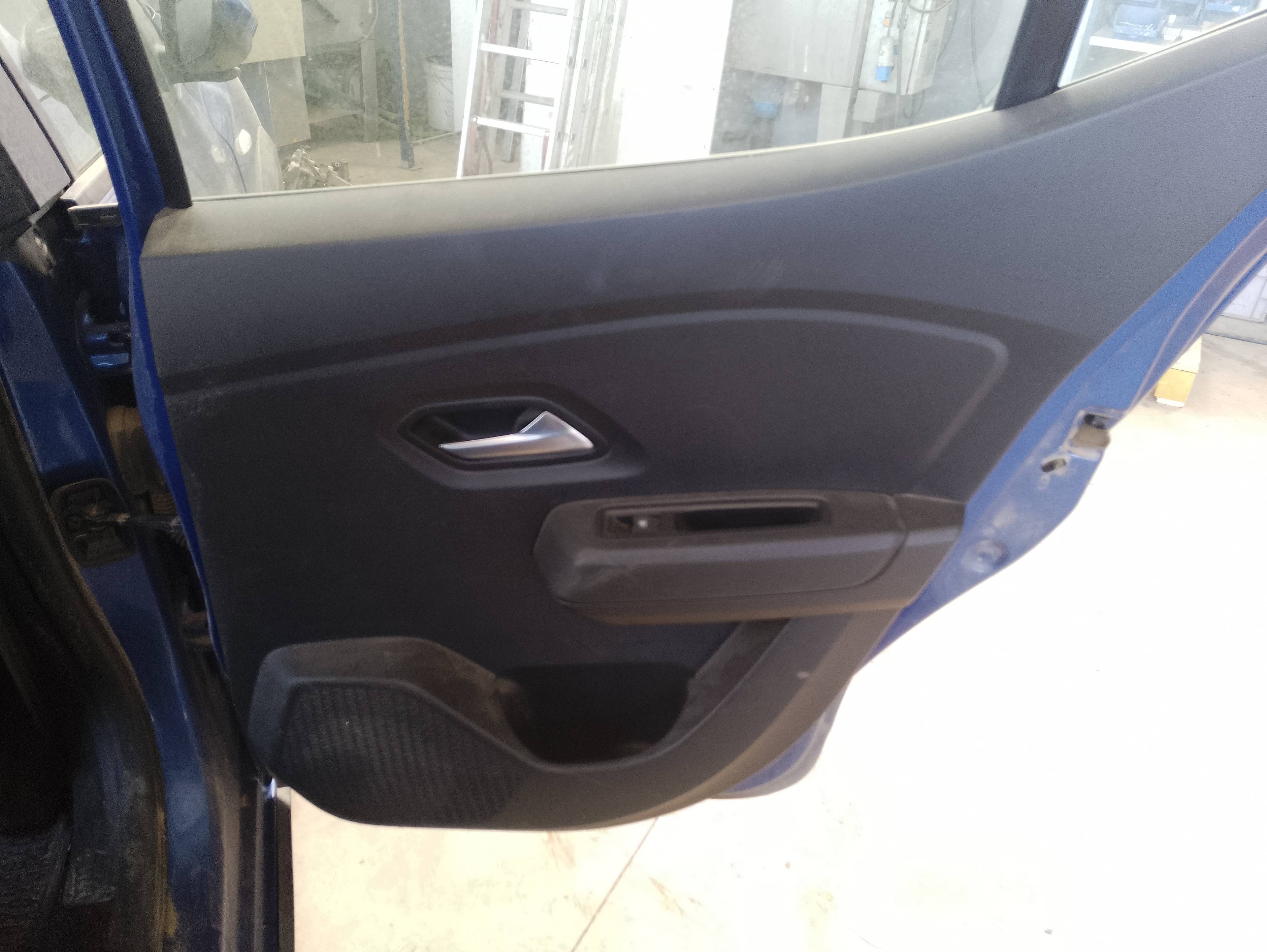 Recambio de guarnecido puerta trasera derecha para dacia sandero iii essential referencia OEM IAM   