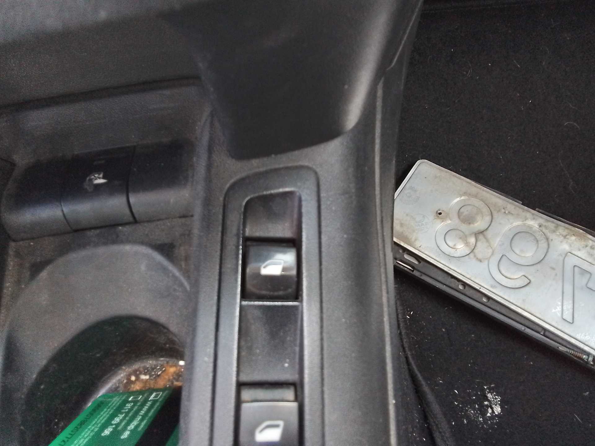 Recambio de mando elevalunas delantero derecho para citroën c-elysée feel referencia OEM IAM   