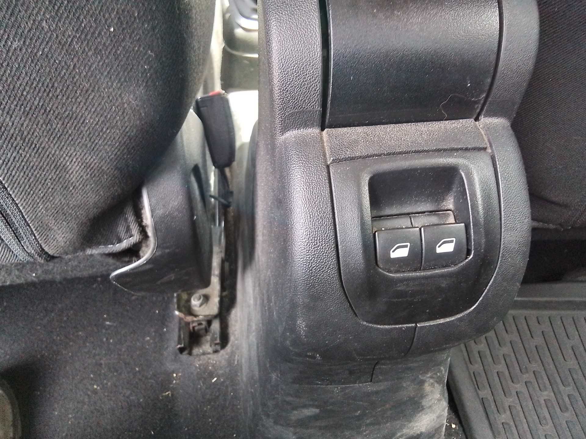 Recambio de mando elevalunas trasero izquierdo para citroën c-elysée feel referencia OEM IAM   