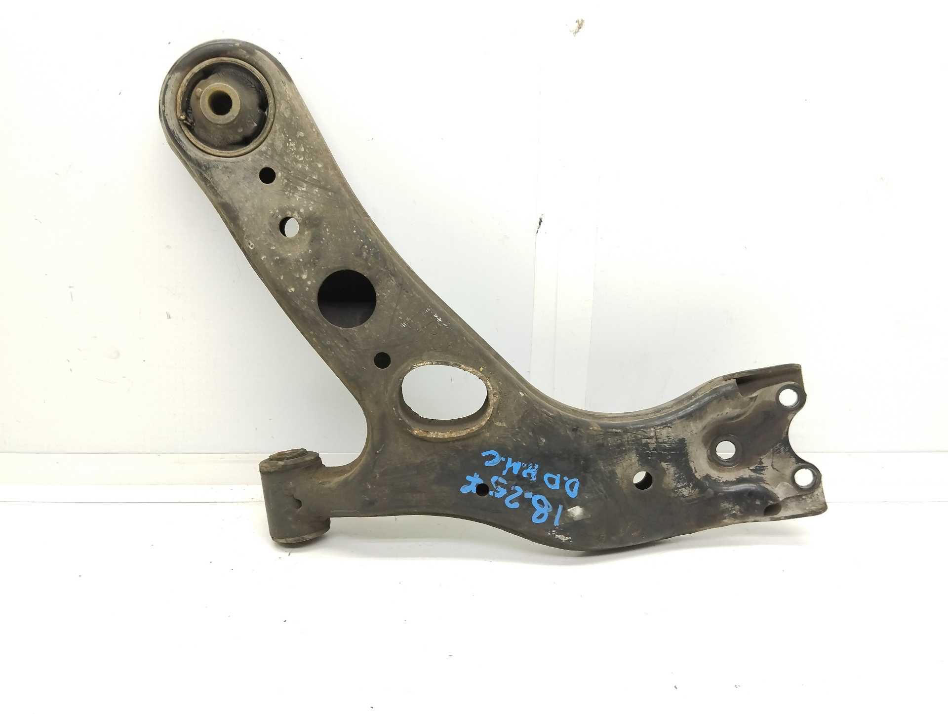 Recambio de brazo suspension inferior delantero derecho para toyota rav 4 (a3) executive referencia OEM IAM   