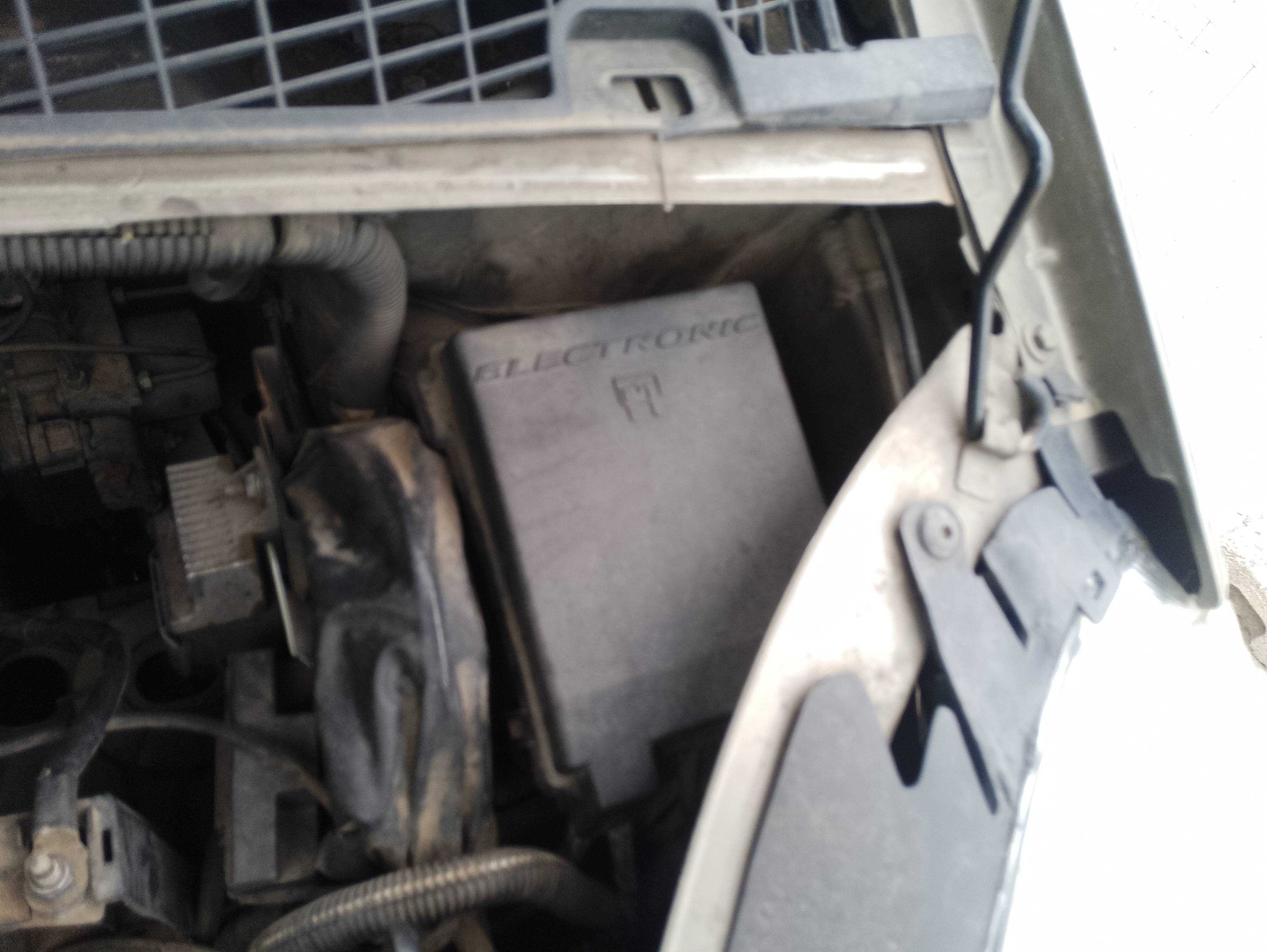 Recambio de caja reles / fusibles para citroën xsara picasso 1.6 hdi 90 exclusive referencia OEM IAM   