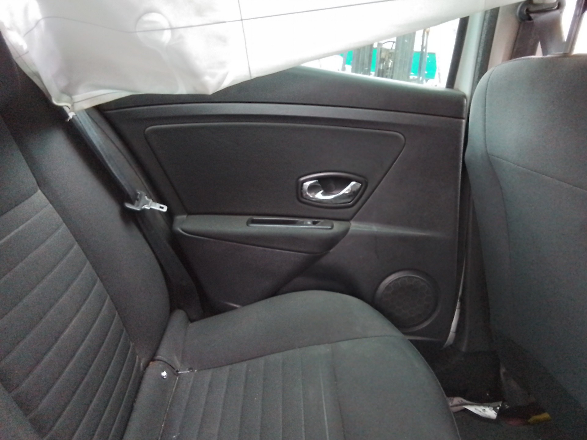 Recambio de guarnecido puerta trasera izquierda para renault megane iii berlina 5 p business referencia OEM IAM   