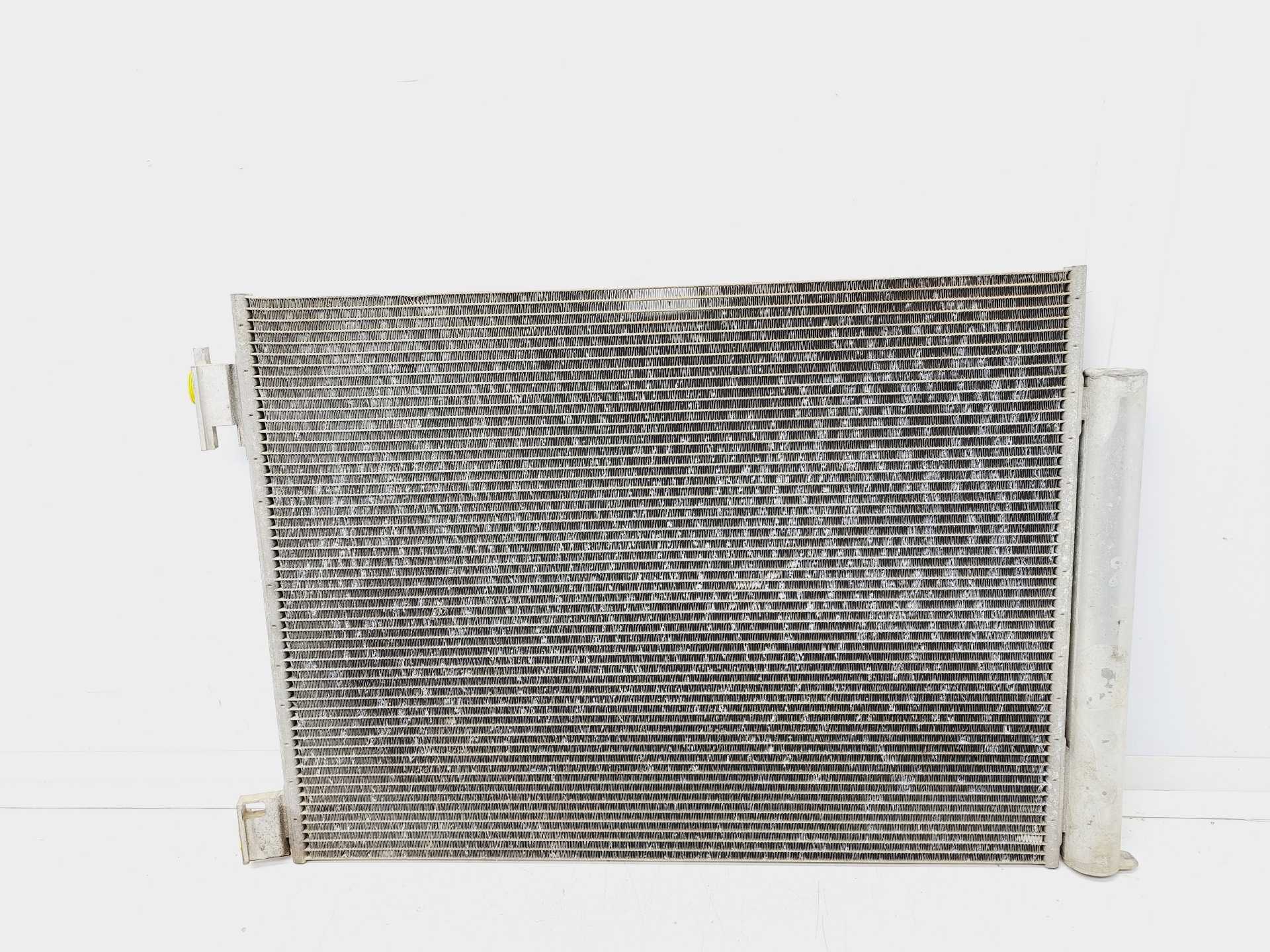 Recambio de condensador / radiador aire acondicionado para nissan micra v (k14) acenta referencia OEM IAM 921005FA0A T56842AC VA