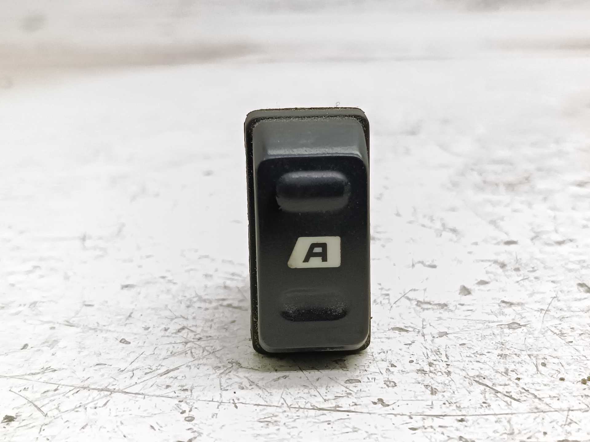 Recambio de mando elevalunas delantero izquierdo para citroën xsara picasso 1.6 hdi 90 exclusive referencia OEM IAM E30607  