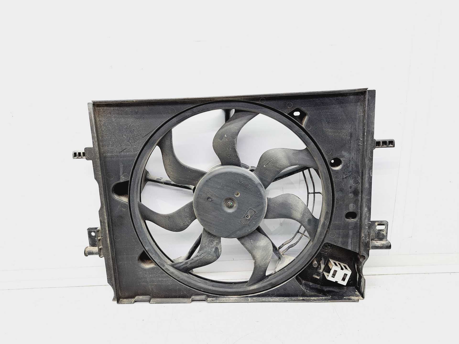Recambio de electroventilador para nissan micra v (k14) acenta referencia OEM IAM 214815FA0B T18517B VALEO