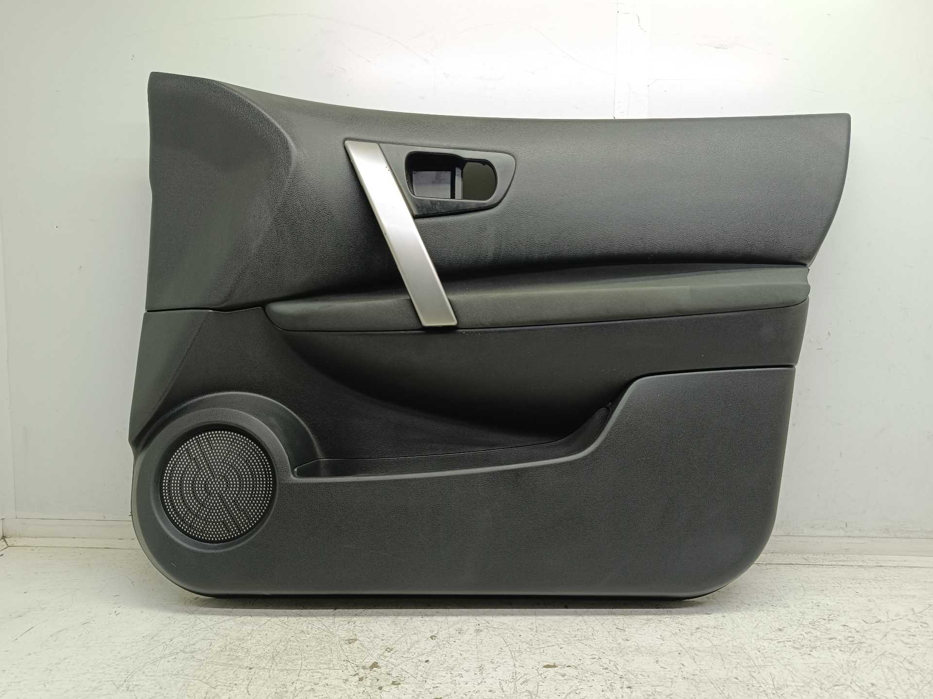 Recambio de guarnecido puerta delantera derecha para nissan qashqai (j10) acenta referencia OEM IAM 80976JD100  