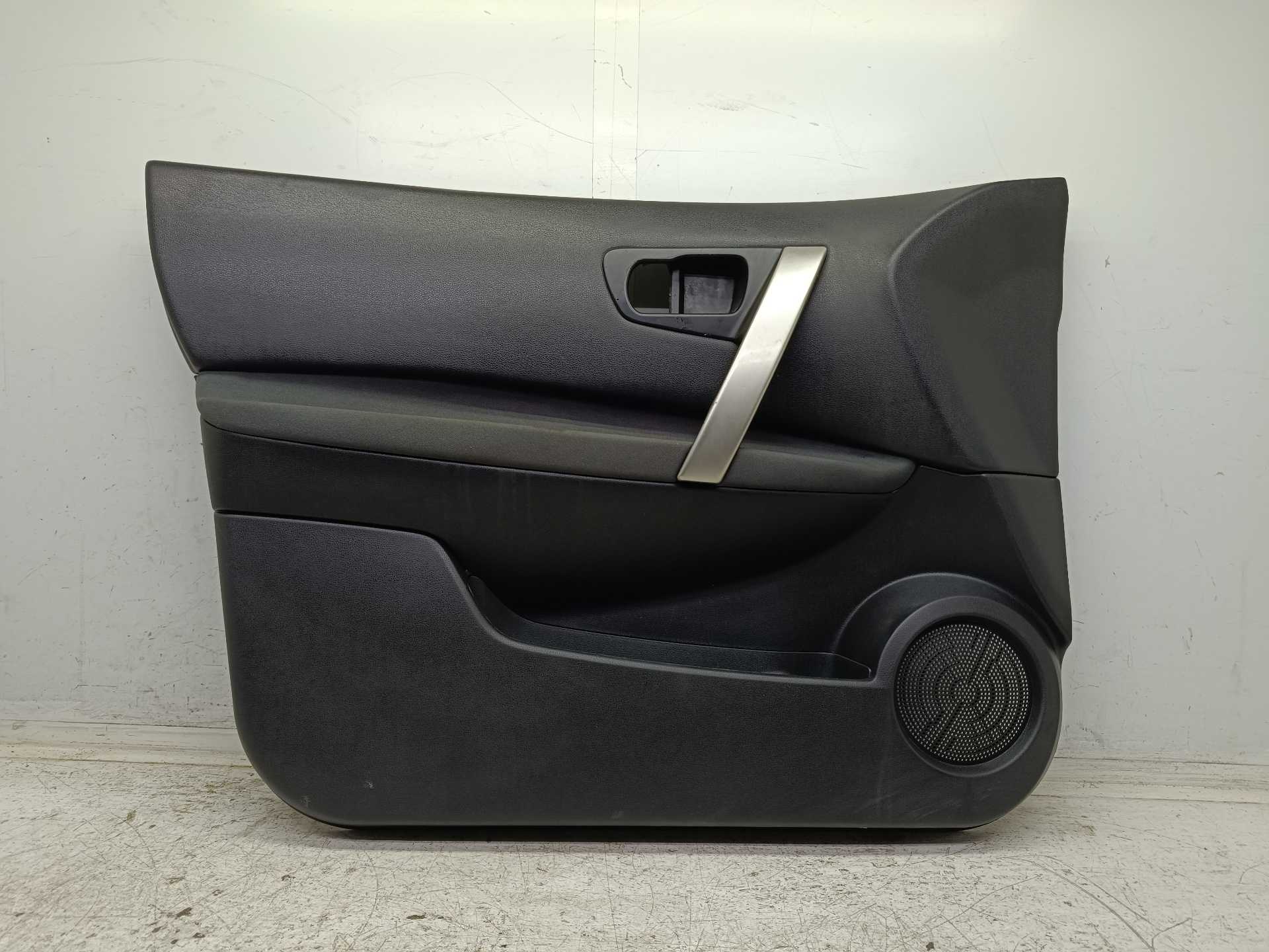 Recambio de guarnecido puerta delantera izquierda para nissan qashqai (j10) acenta referencia OEM IAM 80911JD100  