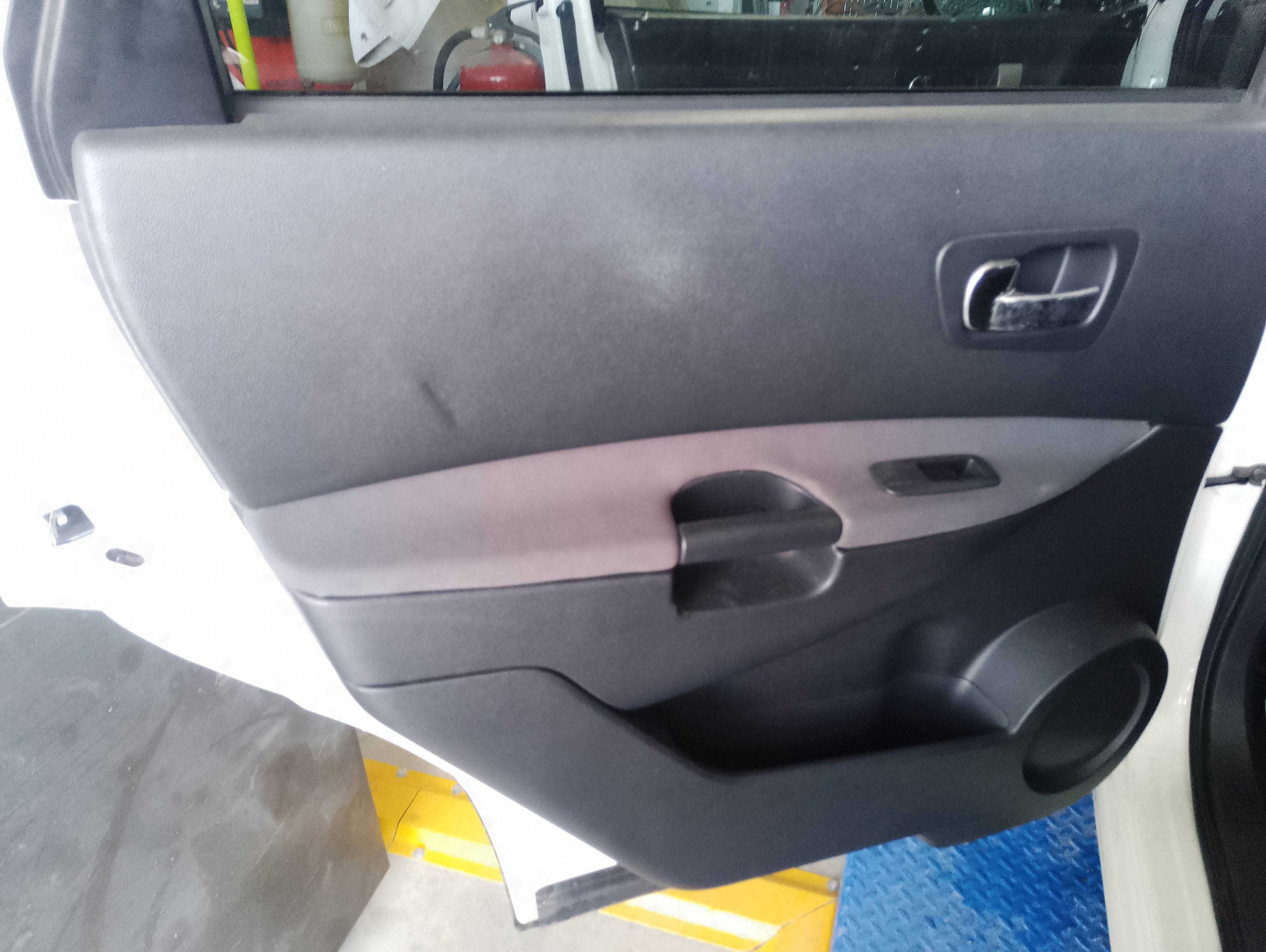 Recambio de guarnecido puerta trasera izquierda para nissan qashqai (j10) acenta referencia OEM IAM 82977EY10A  