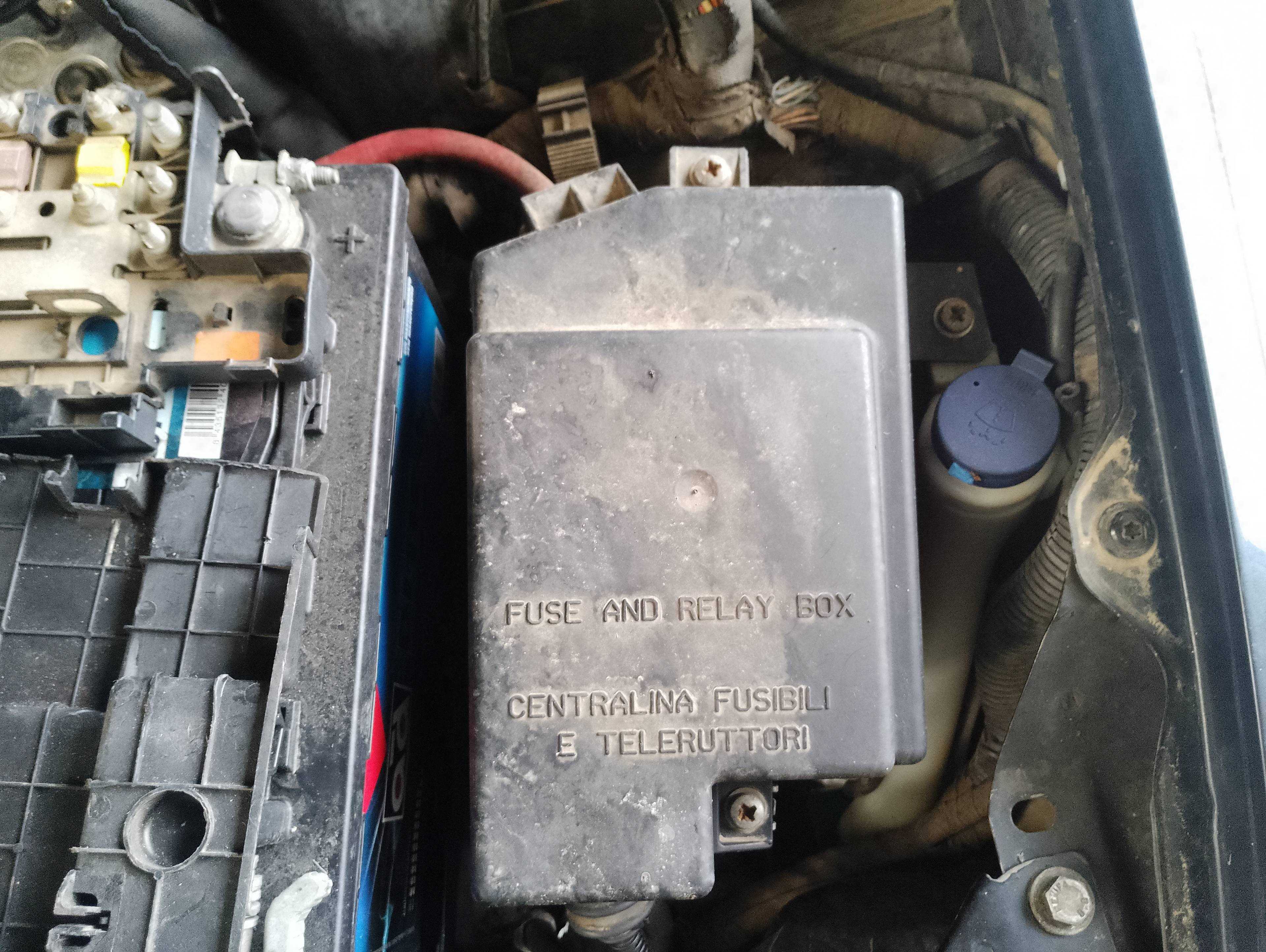 Recambio de caja reles / fusibles para alfa romeo 159 (140) 1.9 jtdm 16v / selective referencia OEM IAM   