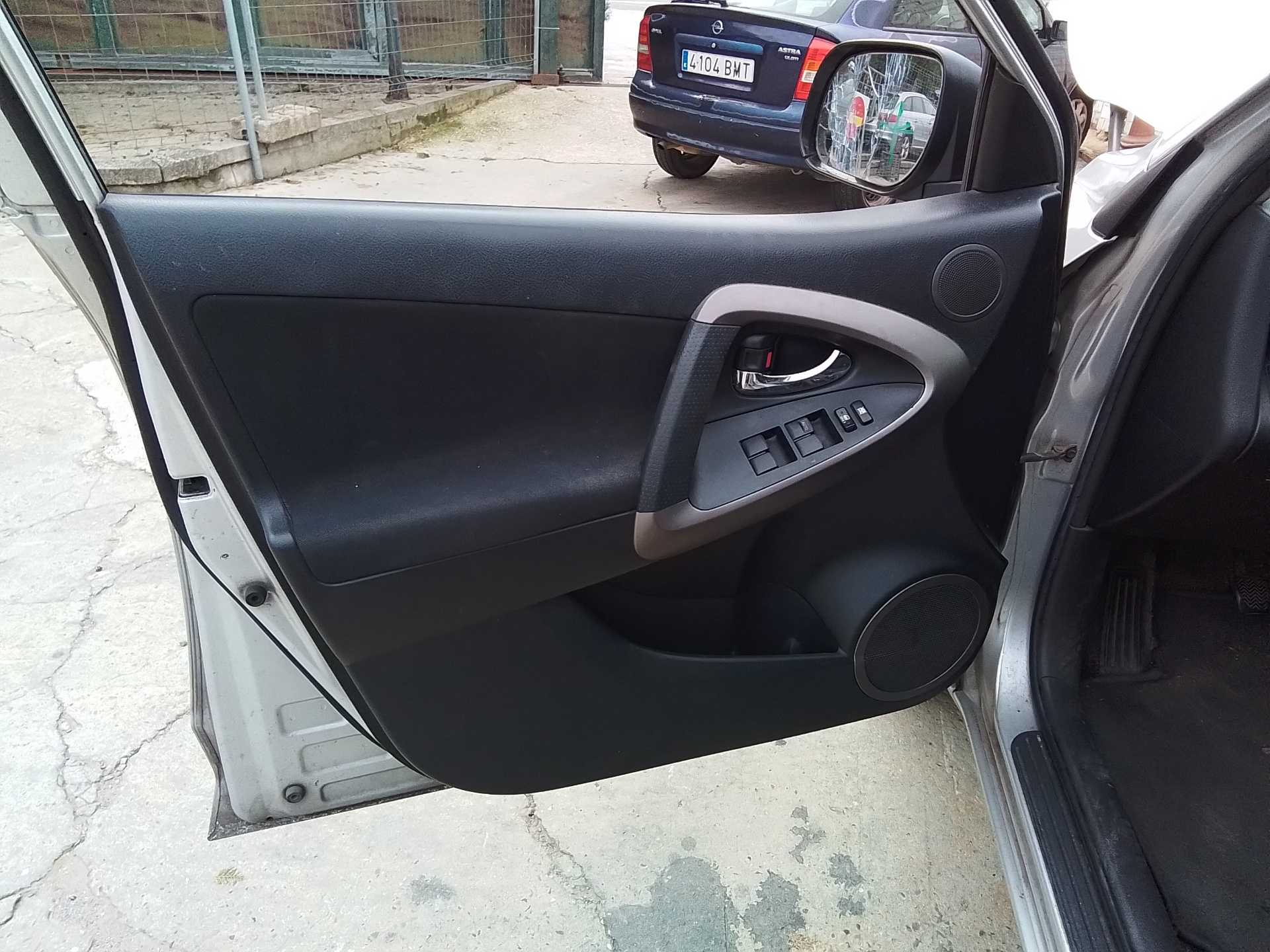 Recambio de guarnecido puerta delantera izquierda para toyota rav 4 (a3) executive referencia OEM IAM   