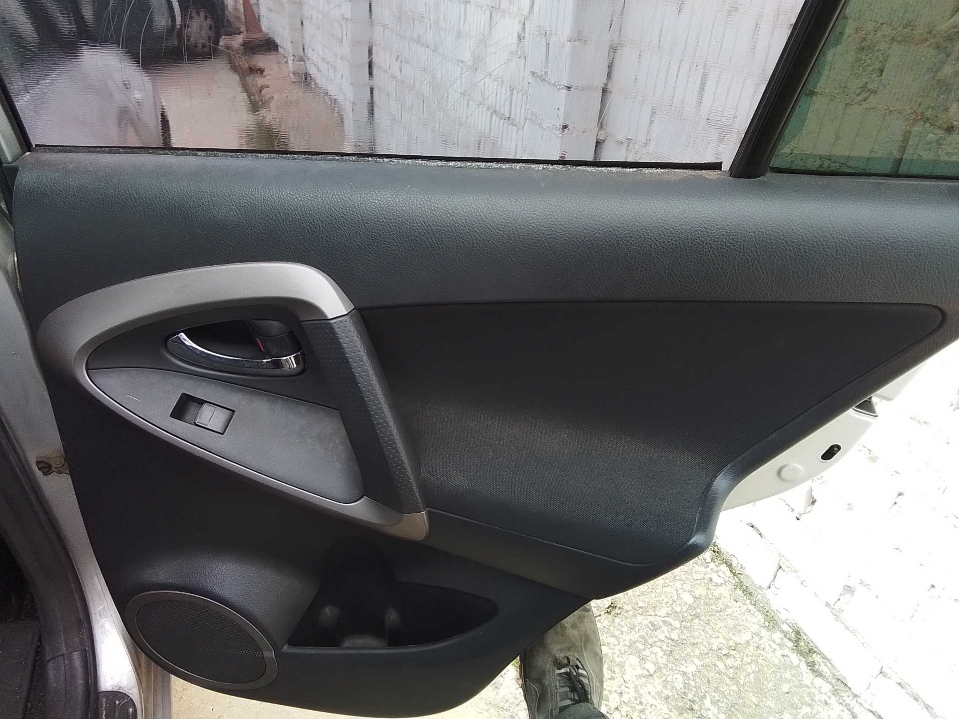 Recambio de guarnecido puerta trasera derecha para toyota rav 4 (a3) executive referencia OEM IAM   