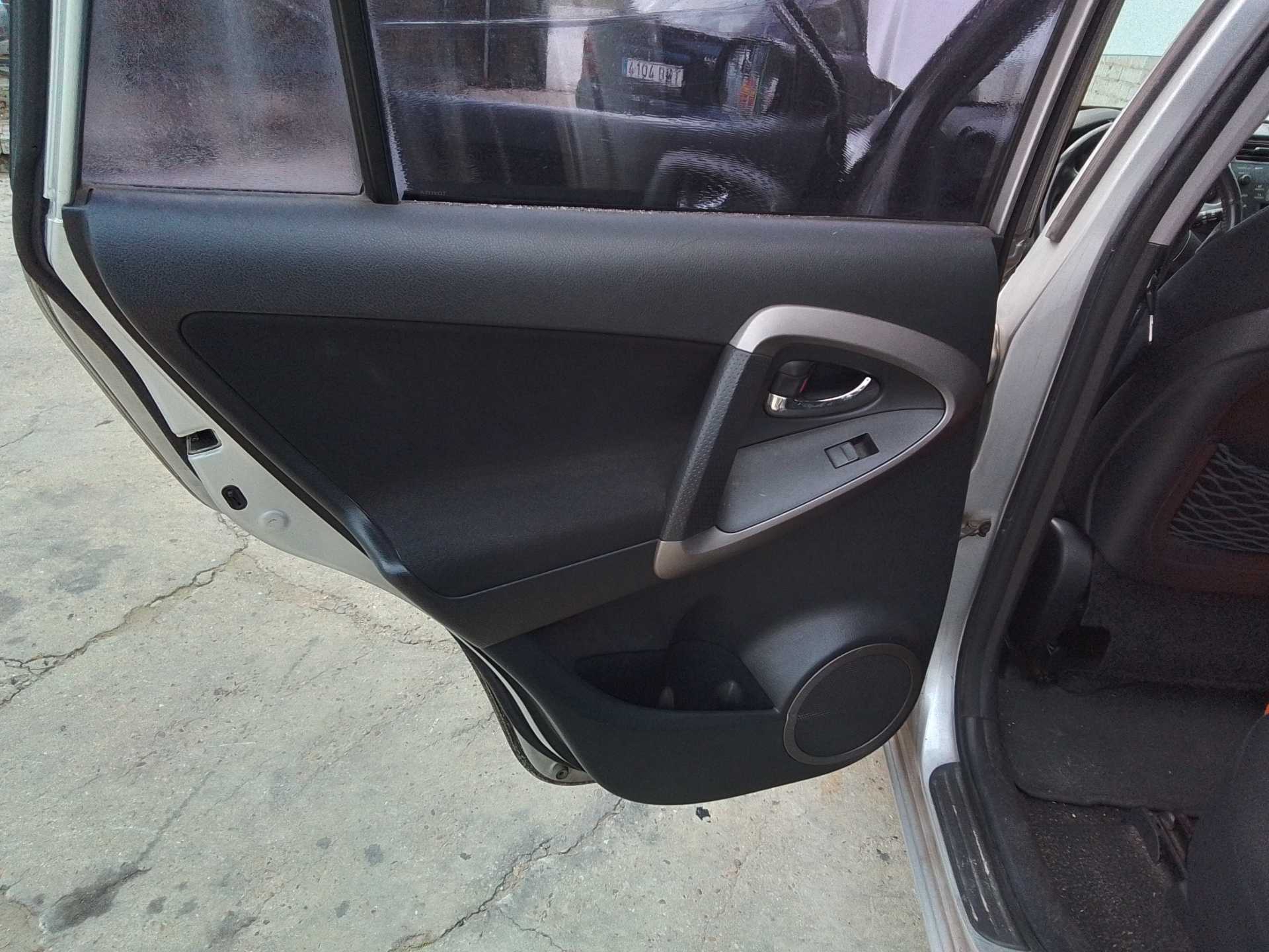 Recambio de guarnecido puerta trasera izquierda para toyota rav 4 (a3) executive referencia OEM IAM   