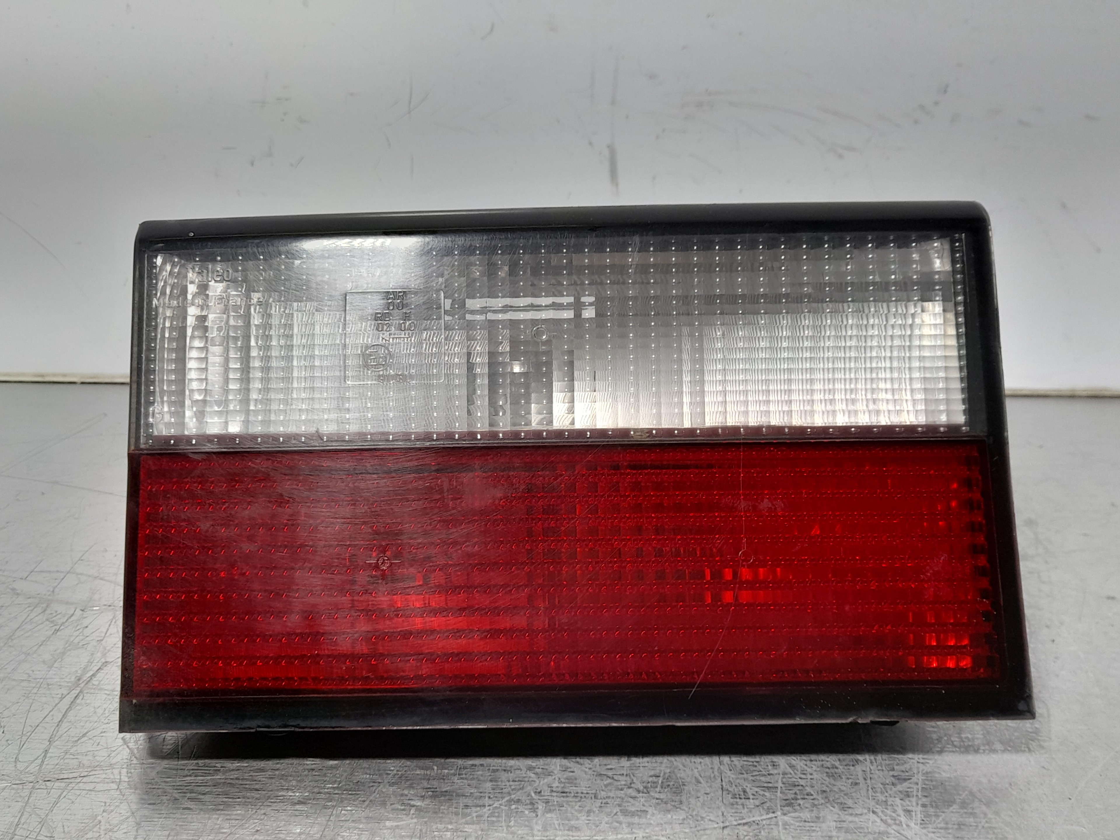 Recambio de piloto porton trasero izquierdo para citroën xantia berlina 2.0 hdi seduction referencia OEM IAM   
