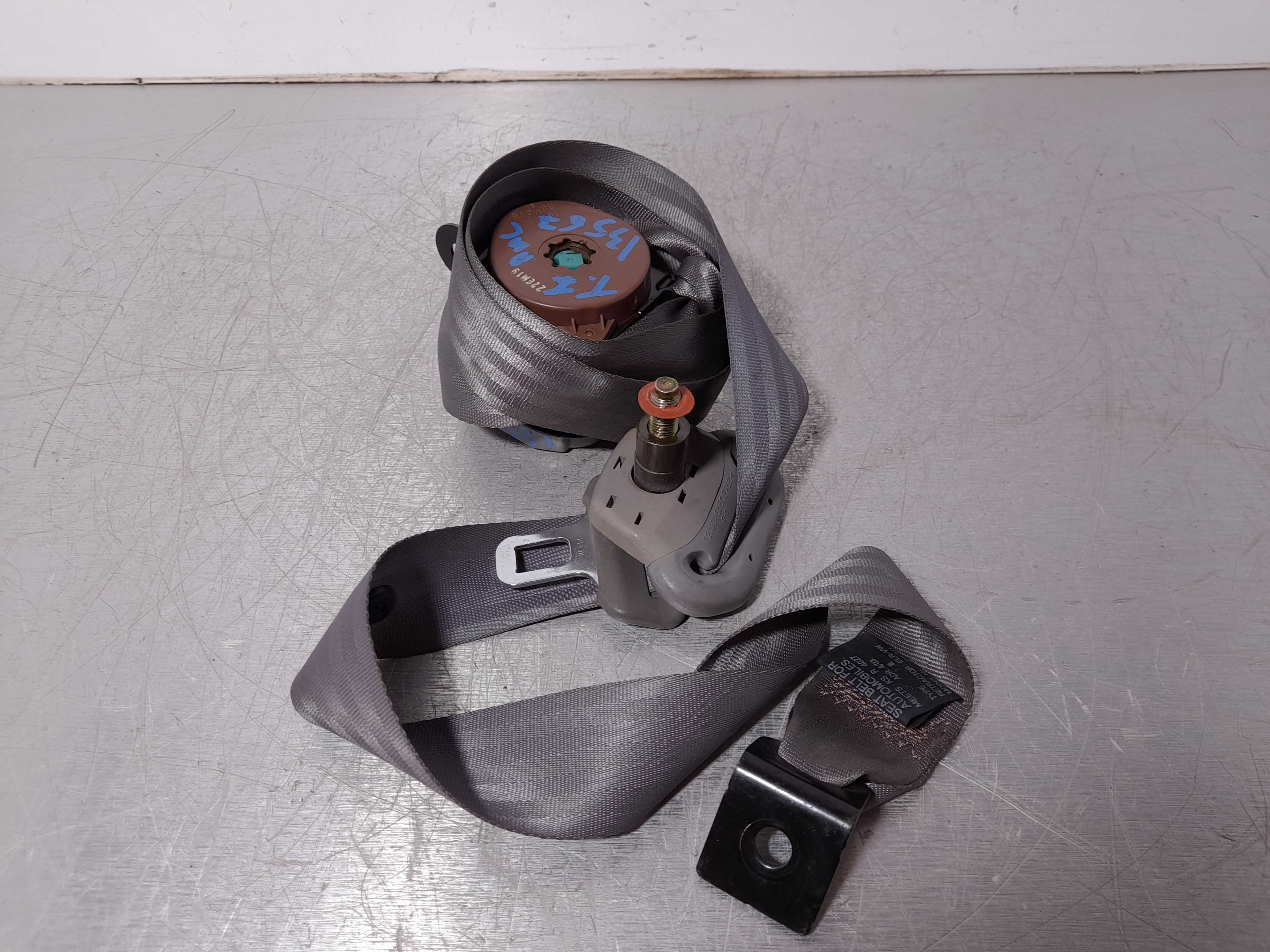 Recambio de cinturon seguridad trasero izquierdo para kia rio ipanema berlina referencia OEM IAM   