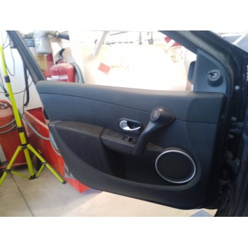 Recambio de guarnecido puerta delantera izquierda para renault clio iii confort dynamique referencia OEM IAM   