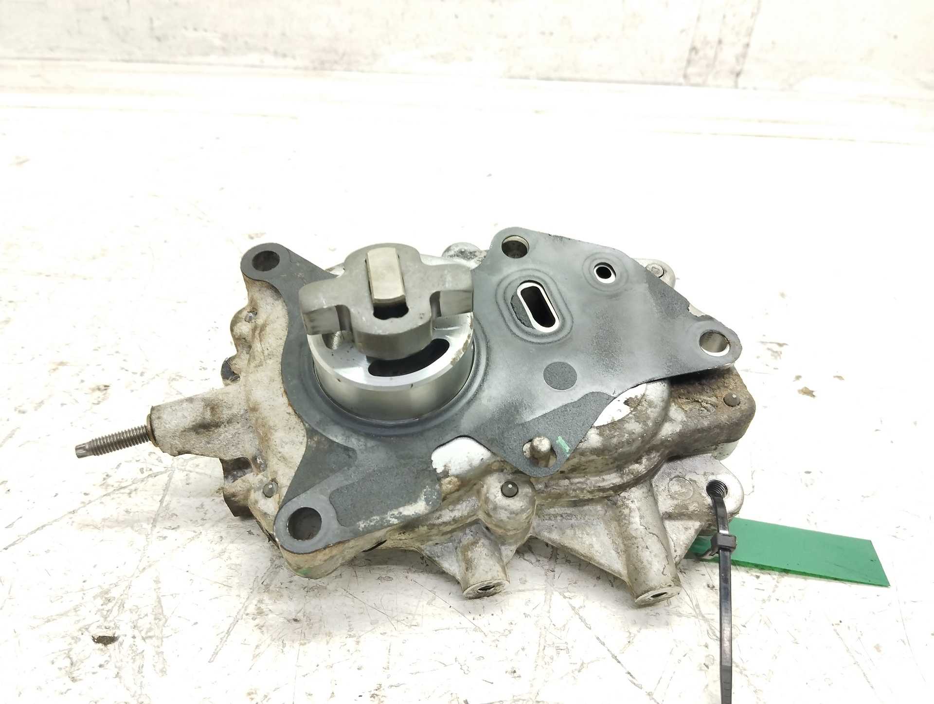 Recambio de bomba aceite para ford kuga (cbs) st-line 2wd referencia OEM IAM 9674992280  