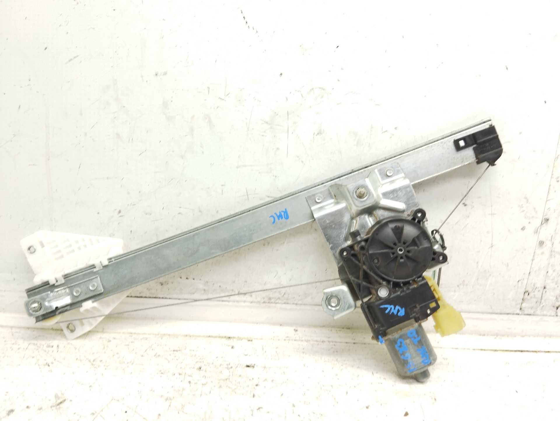 Recambio de elevalunas trasero derecho para ford kuga (cbs) st-line 2wd referencia OEM IAM CM093160 0130822735 
