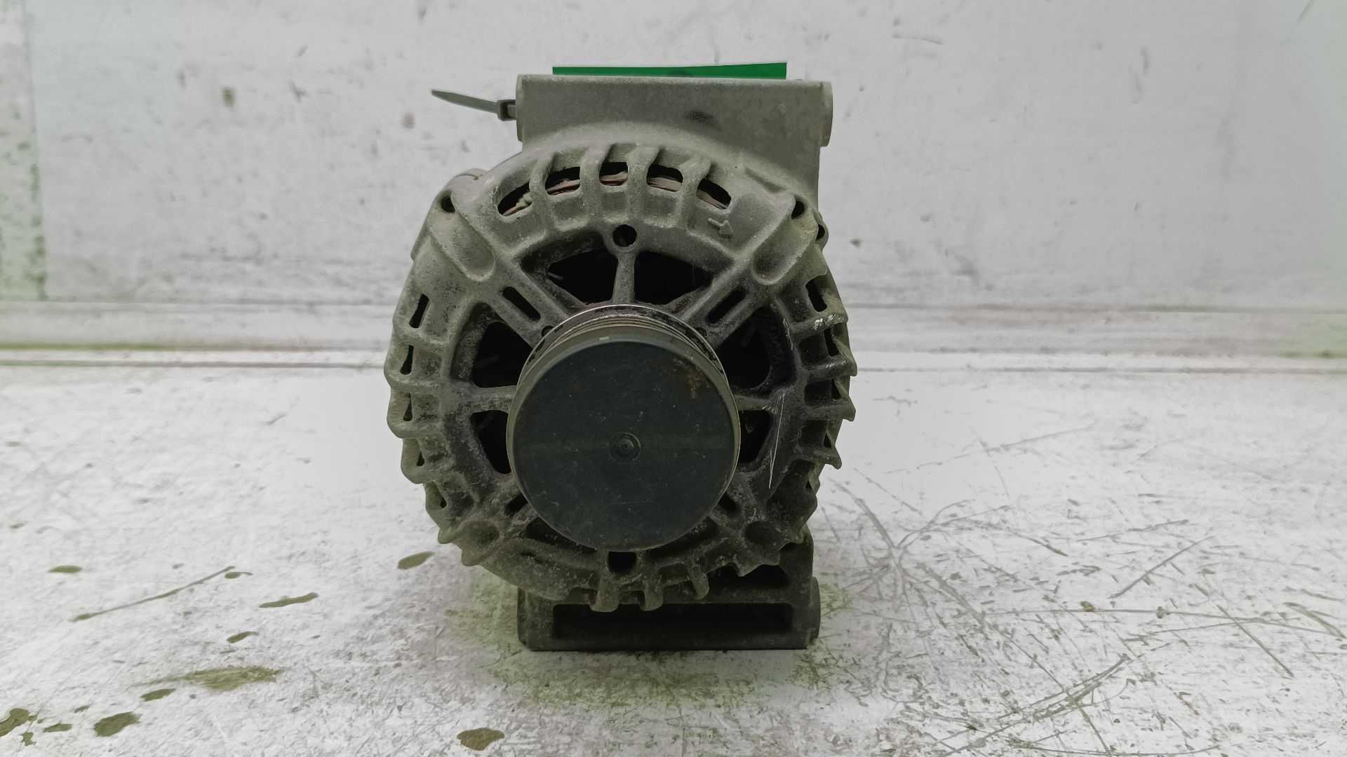 Recambio de alternador para opel astra j lim. 1.3 16v cdti referencia OEM IAM 13505392 2610570A TG12C105