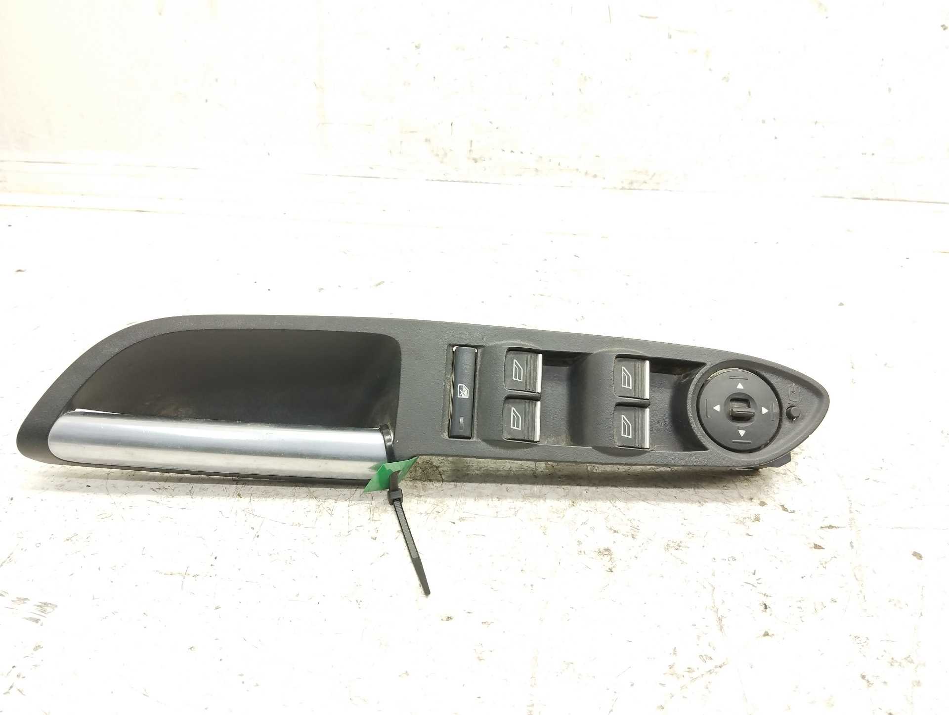 Recambio de mando elevalunas delantero izquierdo para ford kuga (cbs) st-line 2wd referencia OEM IAM CVV44S26691BC  