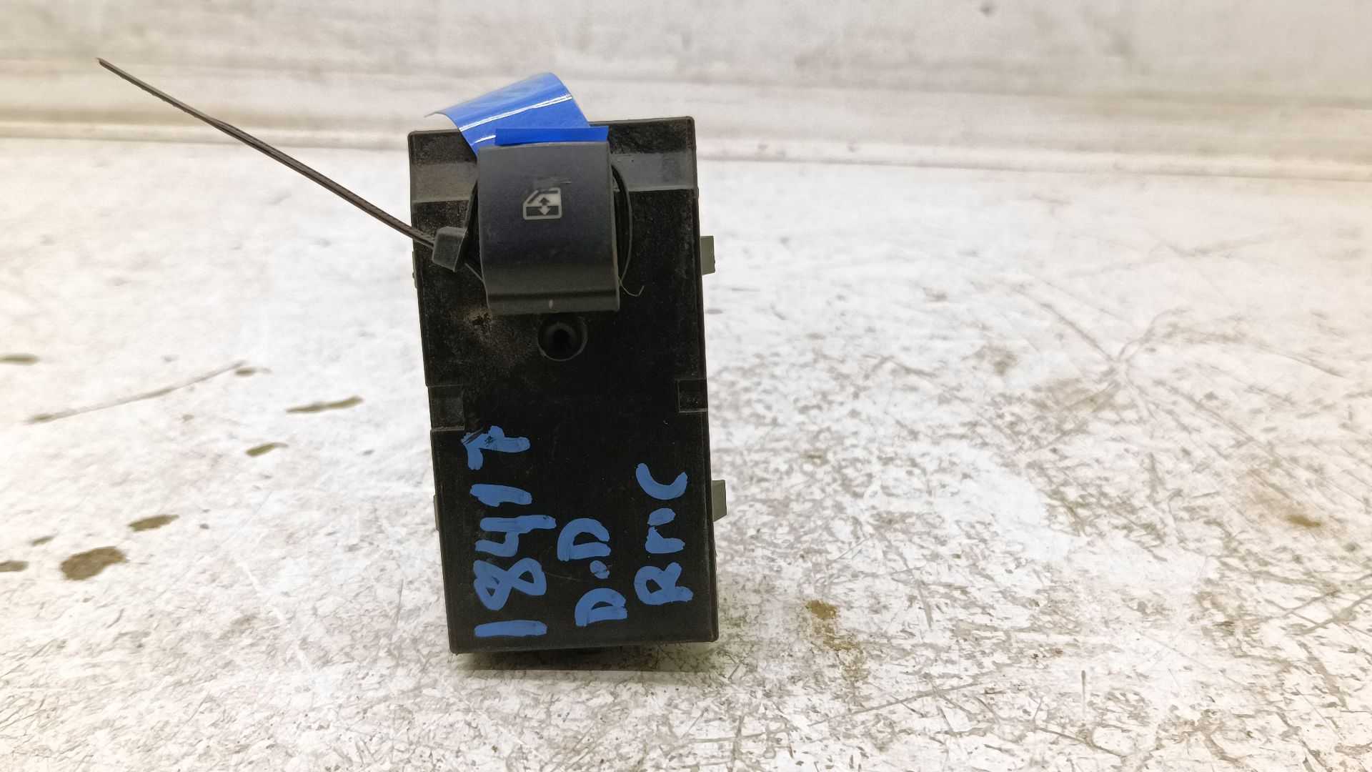 Recambio de mando elevalunas delantero derecho para opel astra j lim. 1.3 16v cdti referencia OEM IAM 13301886  