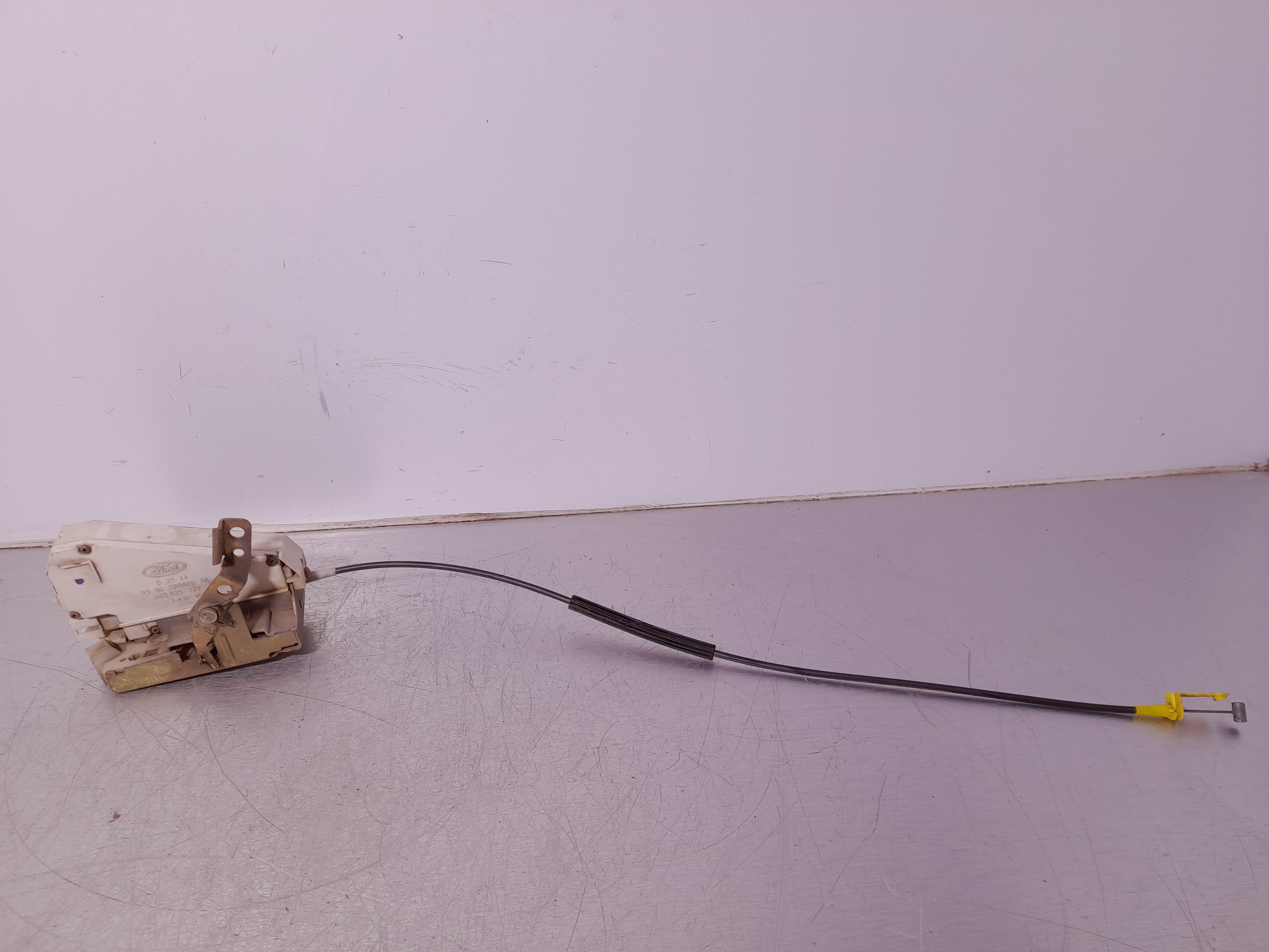 Recambio de cerradura puerta trasera derecha para ford escort berlina cl referencia OEM IAM 93BG220A20BA  