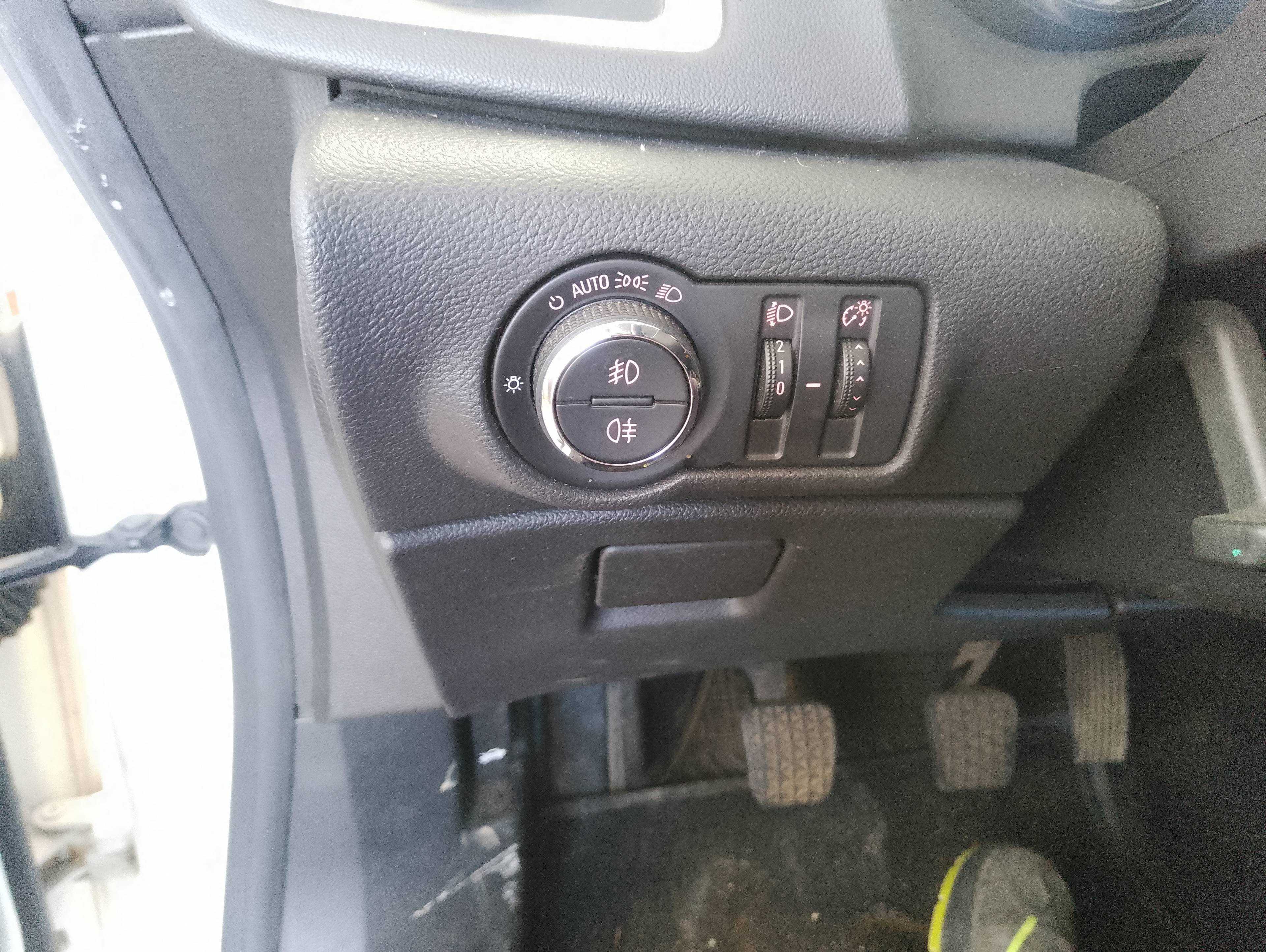Recambio de mando luces para opel astra j lim. 1.3 16v cdti referencia OEM IAM   