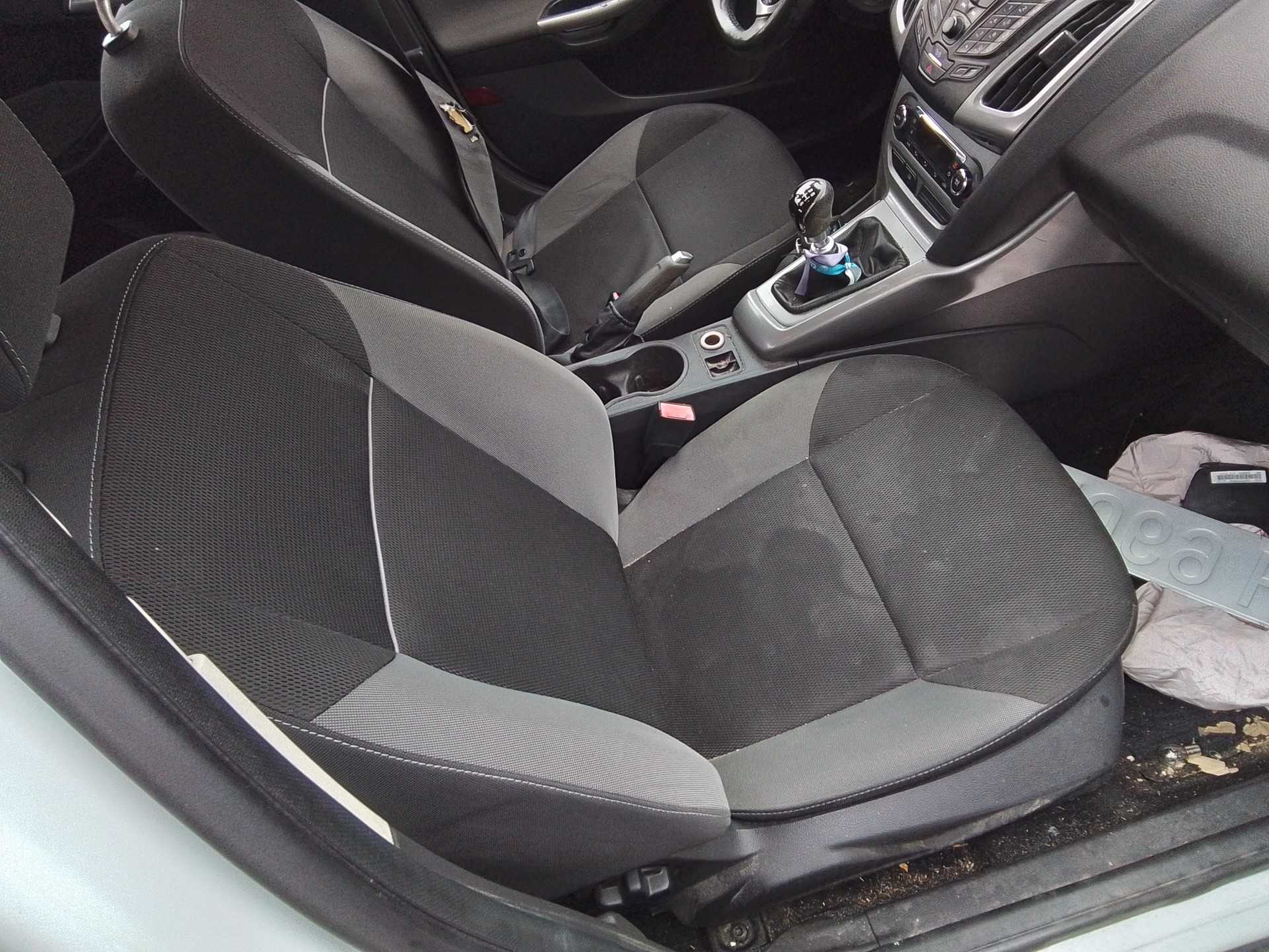 Recambio de asiento delantero derecho para ford focus lim. (cb8) 1.6 tdci cat referencia OEM IAM   