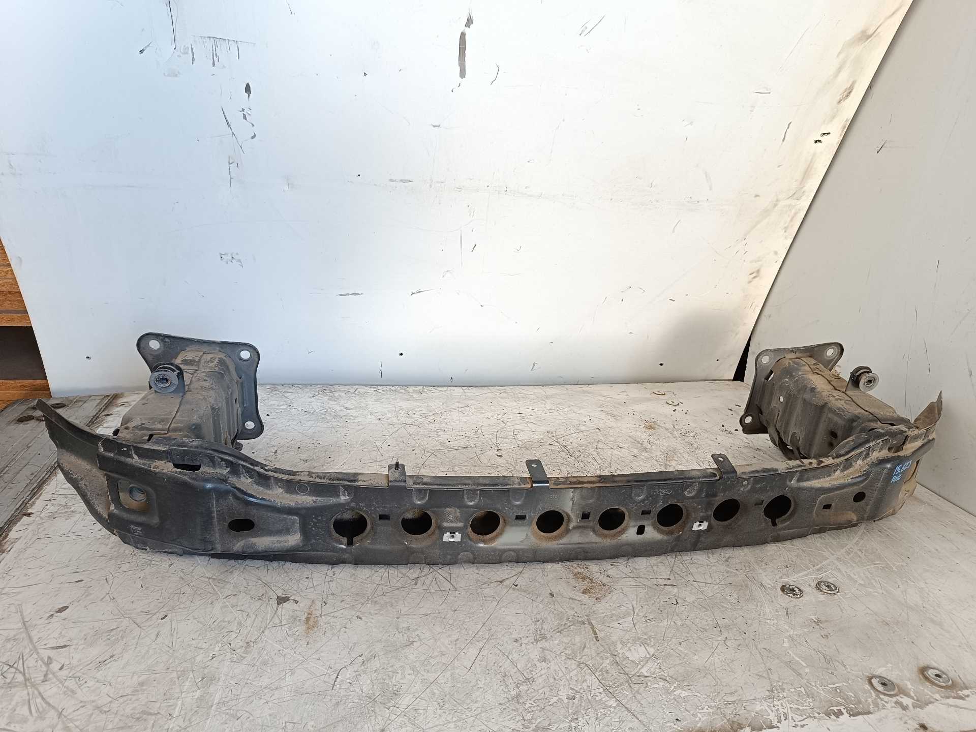 Recambio de refuerzo paragolpes delantero para ford kuga (cbs) st-line 2wd referencia OEM IAM  DV41-S10922-AK DV41S10922AK