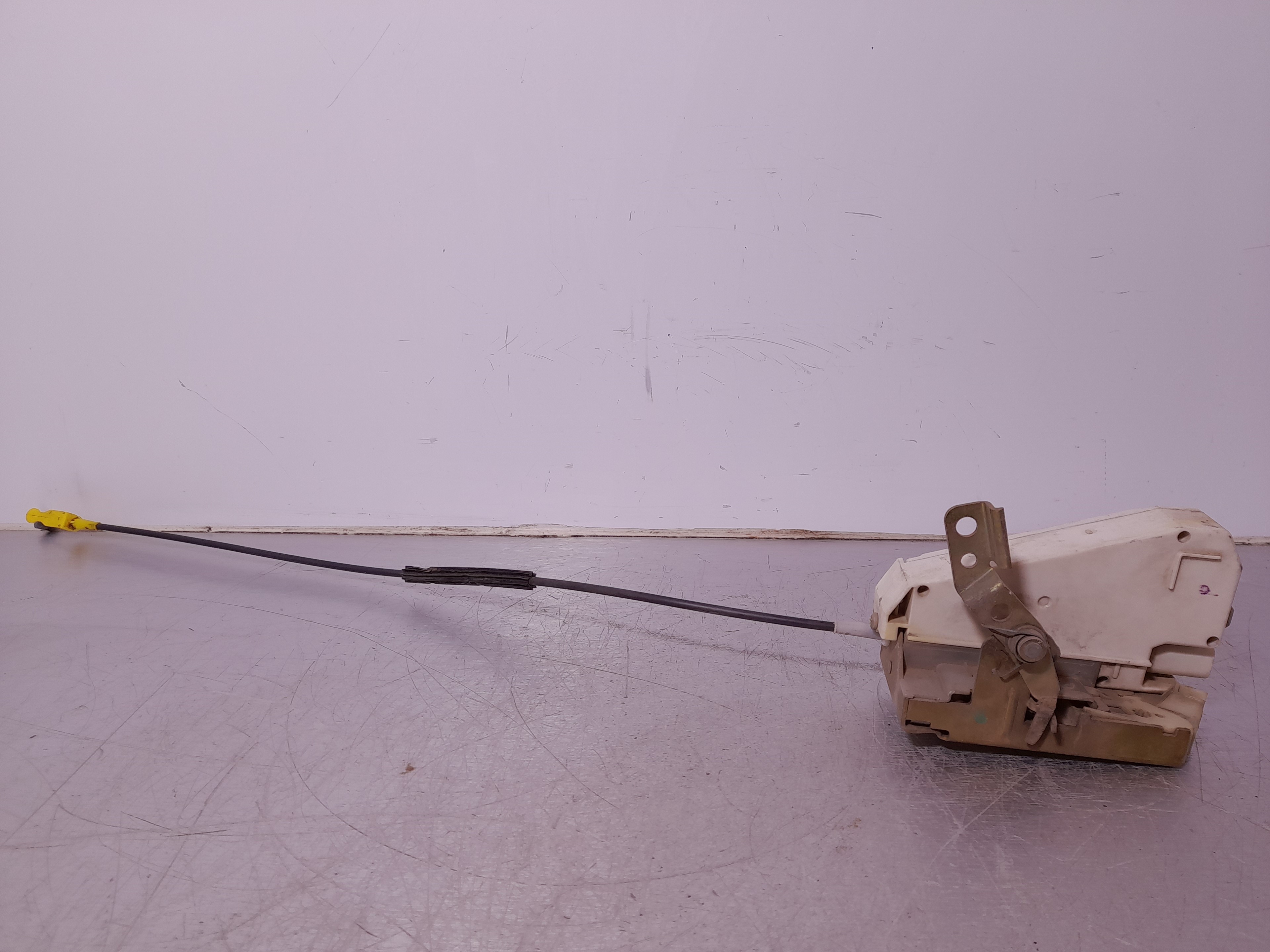 Recambio de cerradura puerta trasera izquierda para ford escort berlina cl referencia OEM IAM 93BG220A20BA  