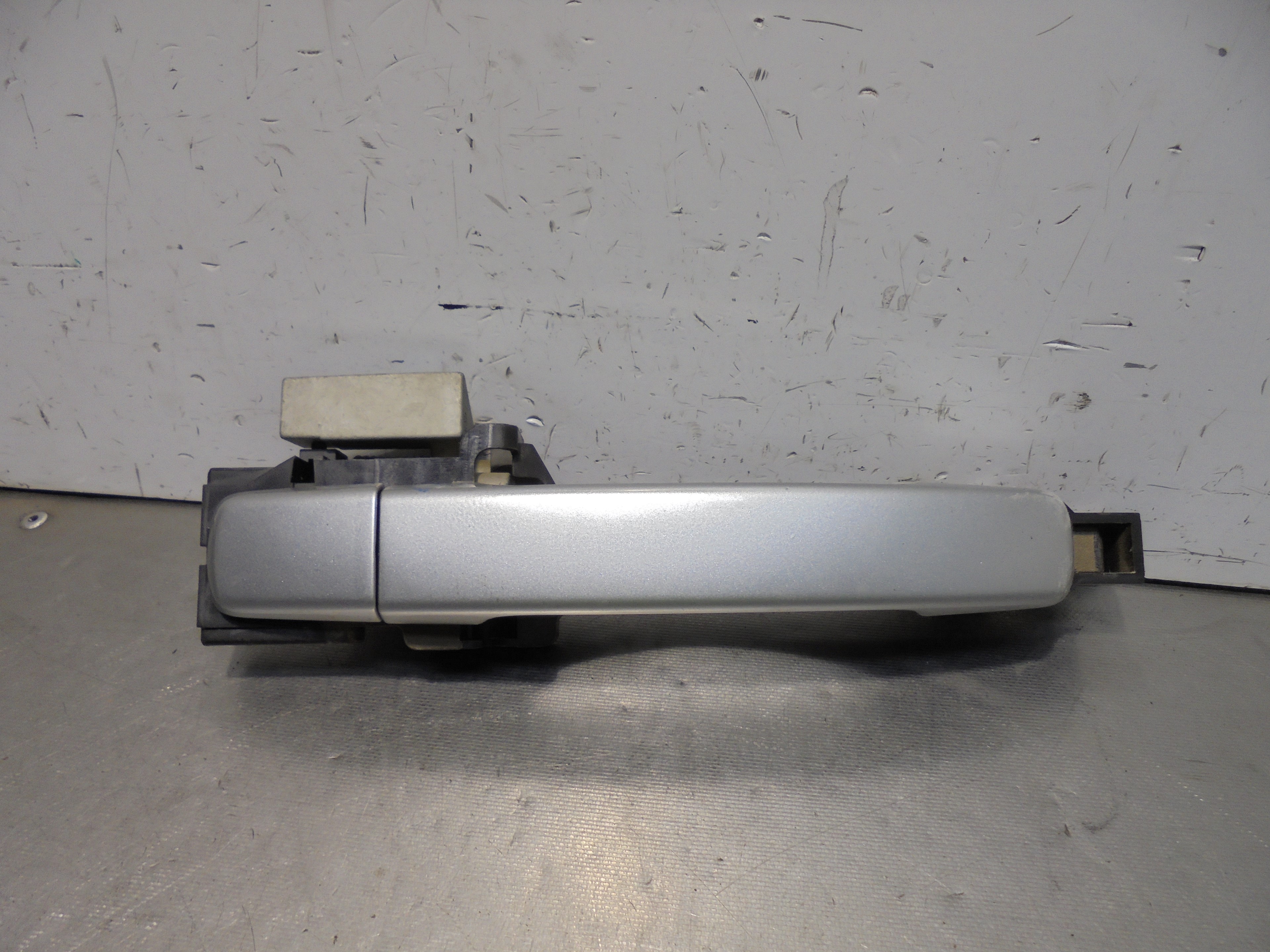 Recambio de maneta exterior trasera derecha para nissan qashqai (j10) acenta referencia OEM IAM 80611EB300  