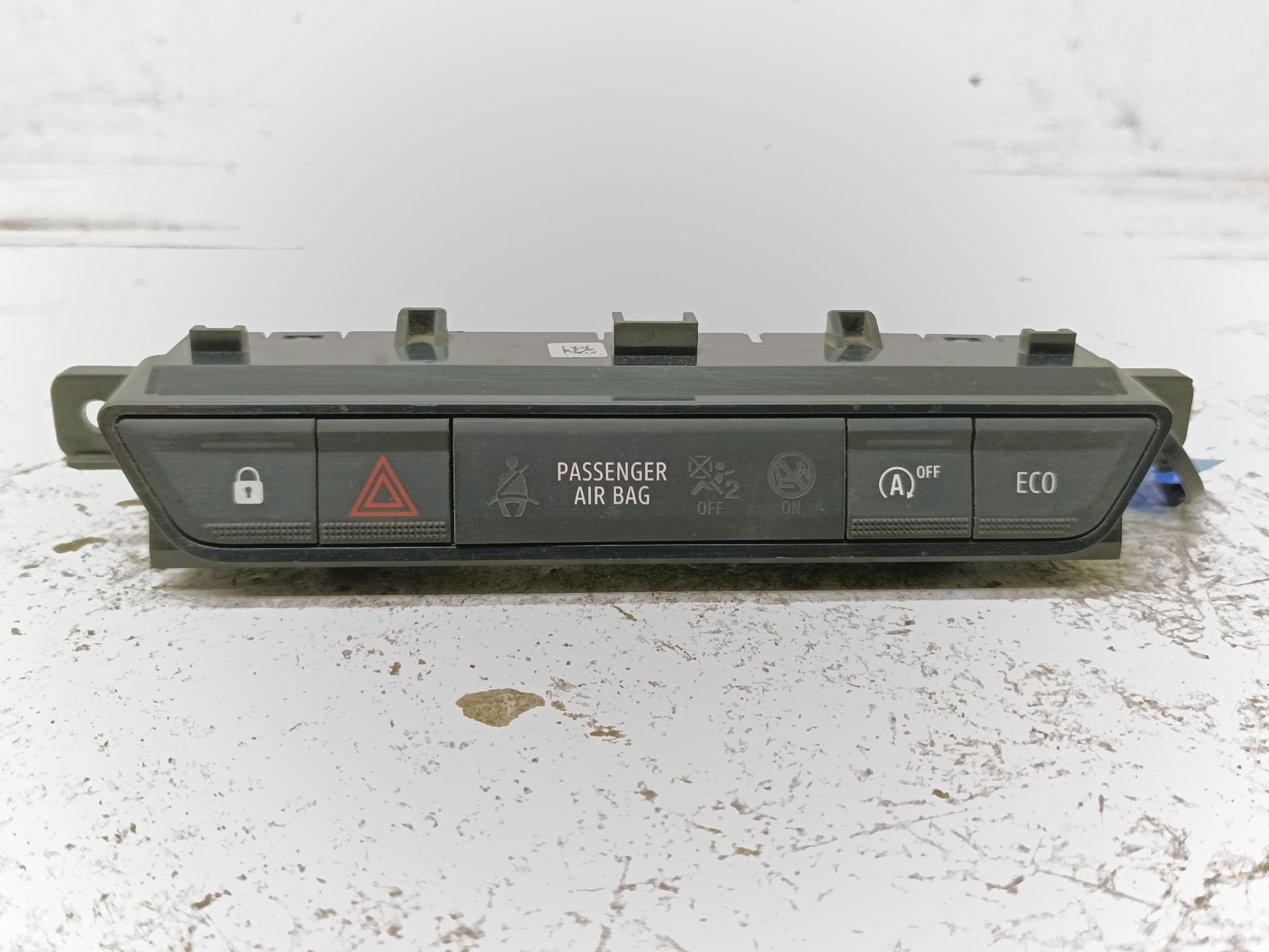 Recambio de mando warning para dacia sandero iii essential referencia OEM IAM 283E85816R E322817 