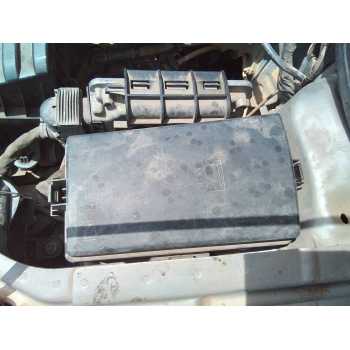 CAJA RELES / FUSIBLES 