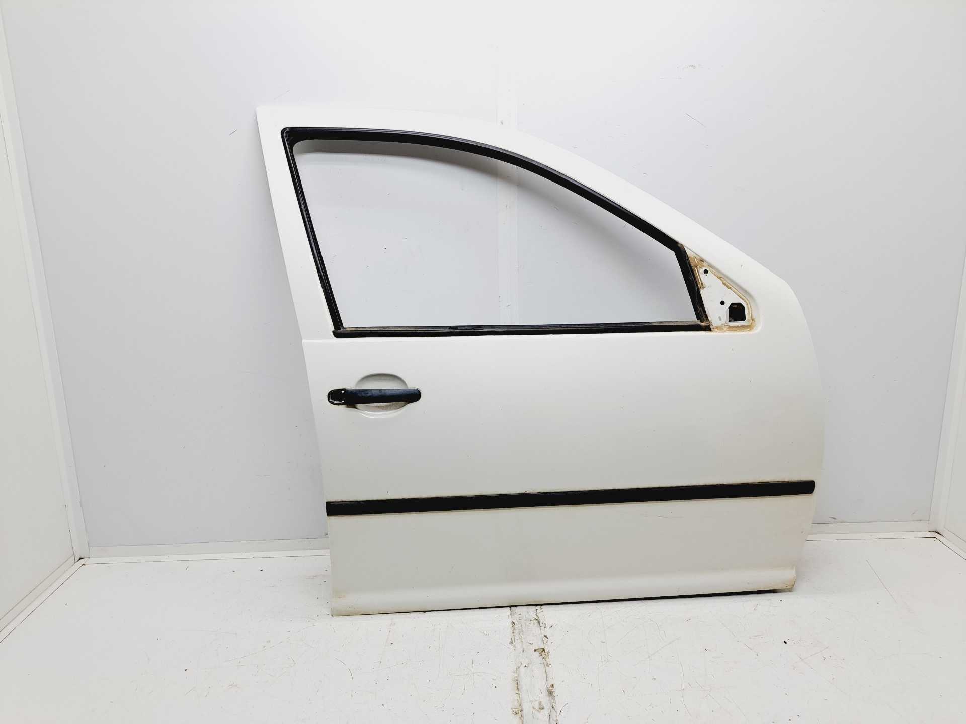 Recambio de puerta delantera derecha para volkswagen golf iv berlina (1j1) básico referencia OEM IAM 1J4831319  