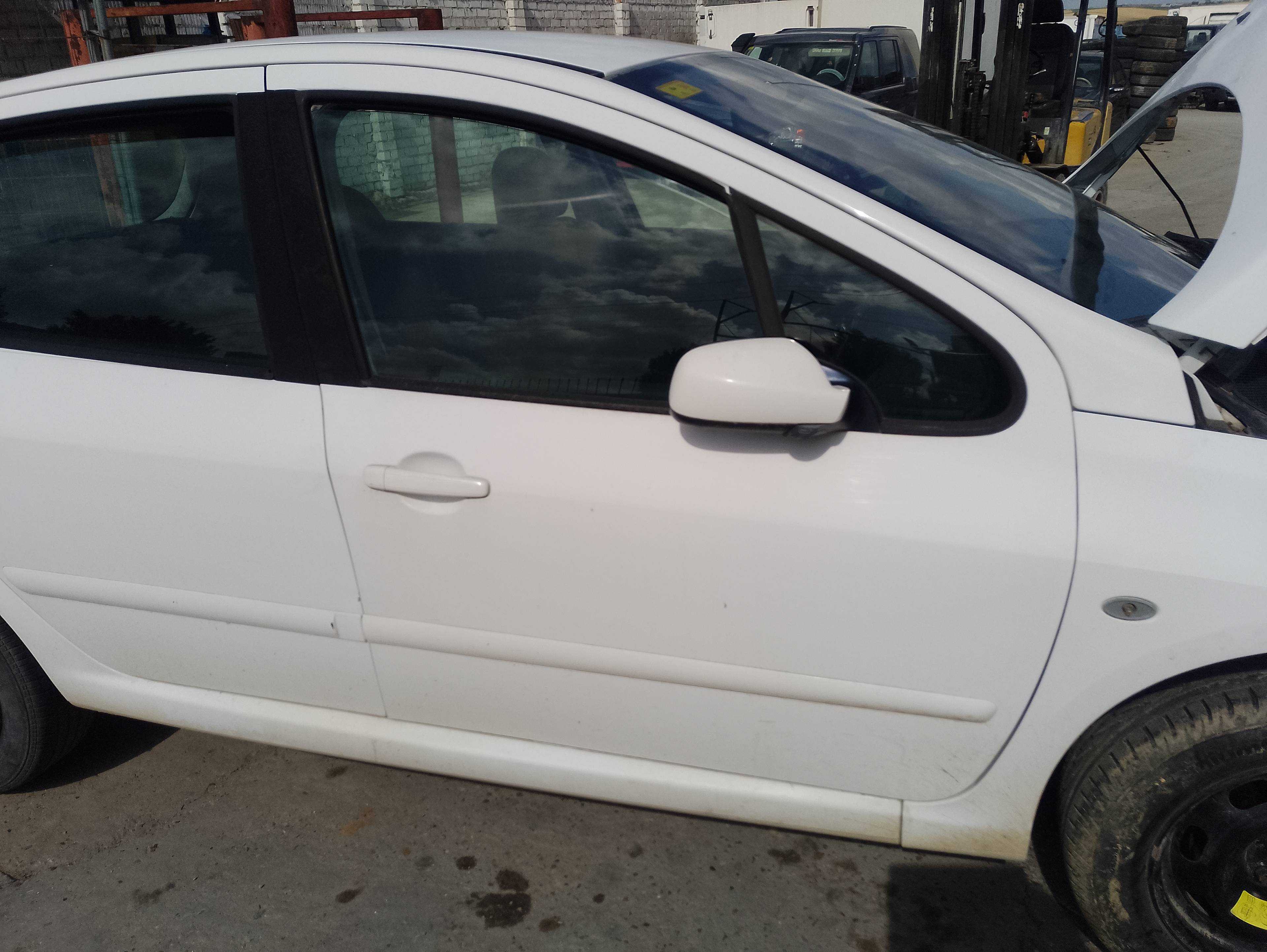 Recambio de puerta delantera derecha para peugeot 307 (s1) xr clim plus referencia OEM IAM   