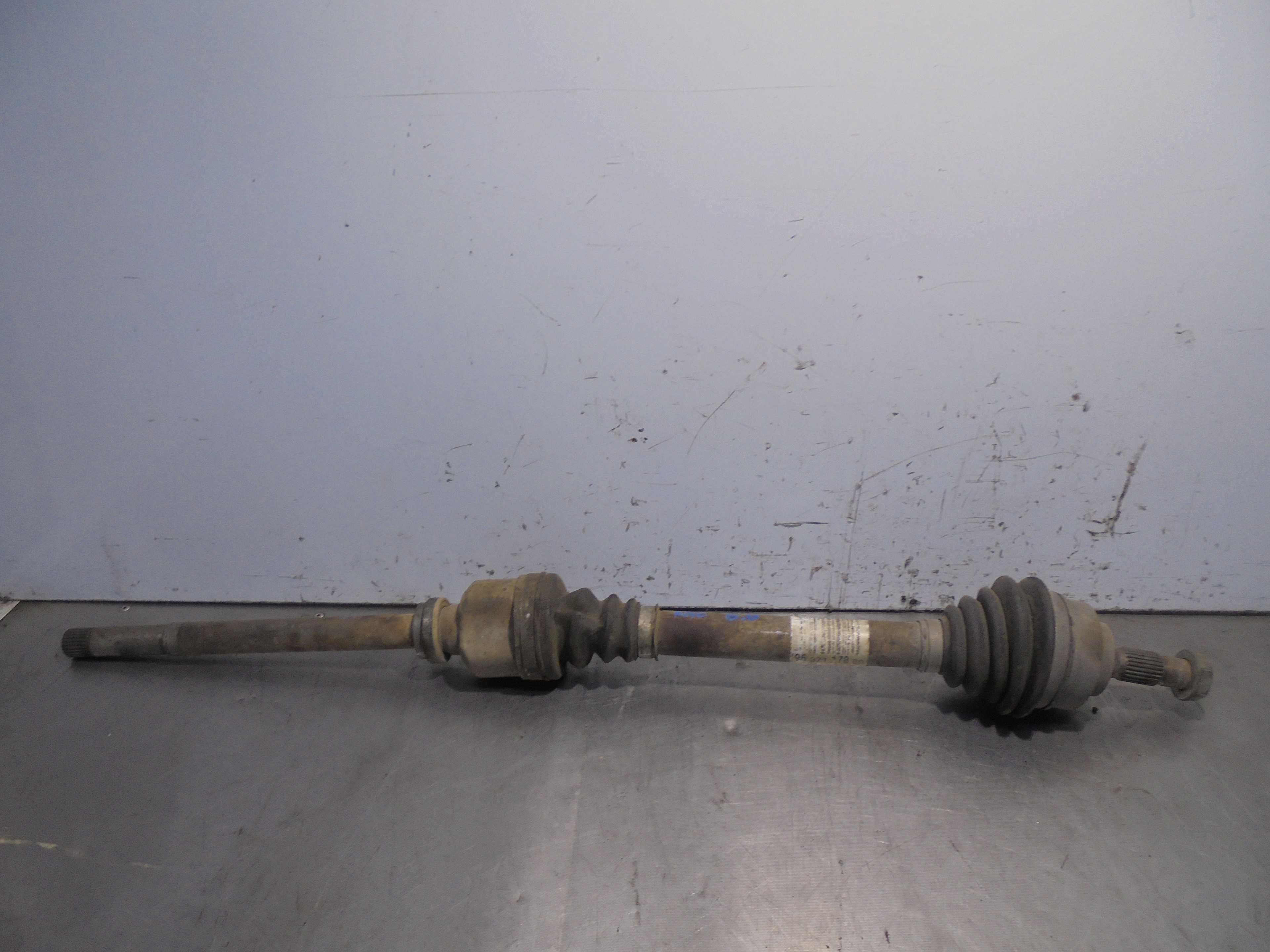Recambio de transmision delantera derecha para citroën c4 berlina collection referencia OEM IAM 9637117880  