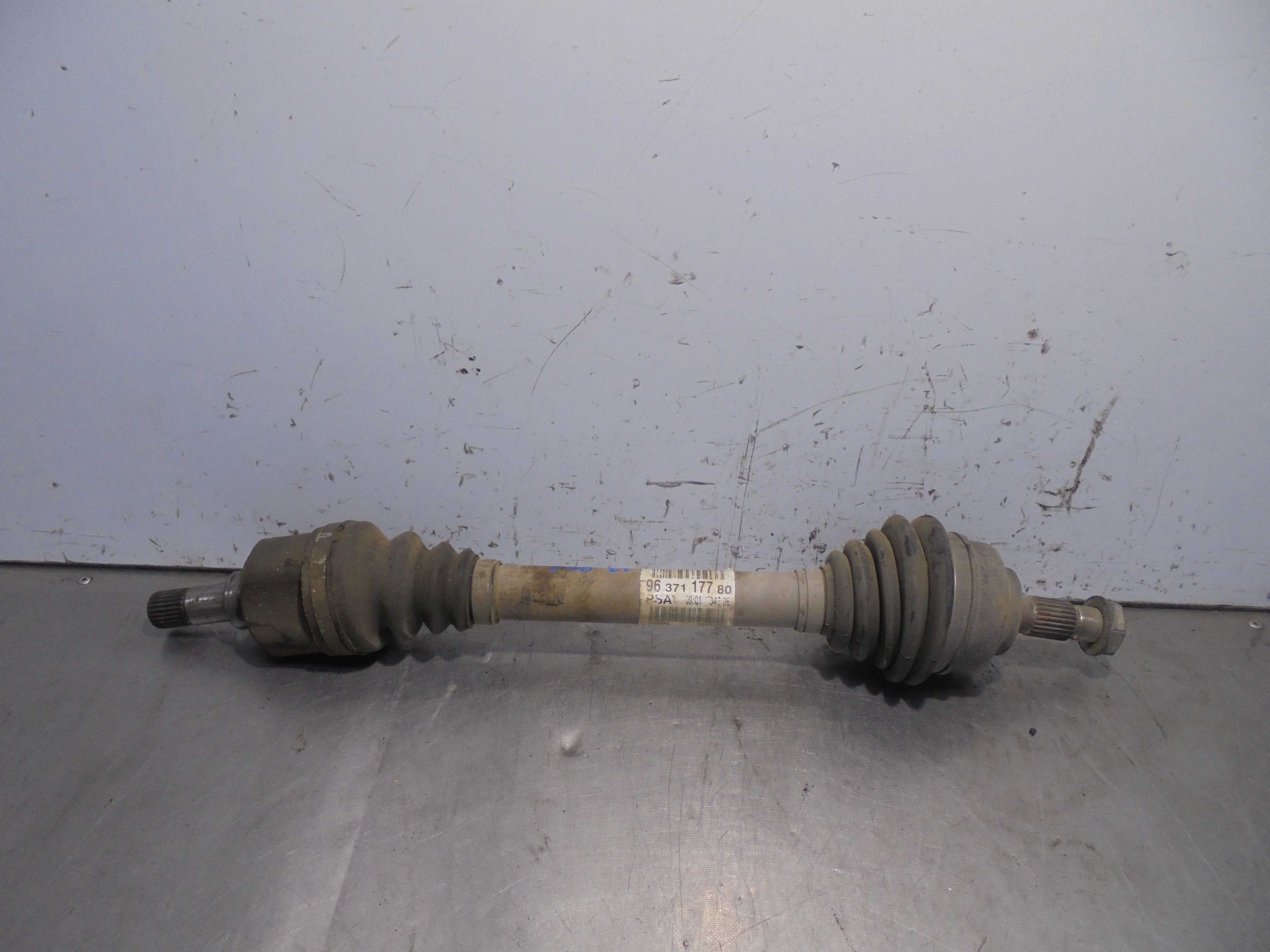 Recambio de transmision delantera izquierda para citroën c4 berlina collection referencia OEM IAM 9637117780  