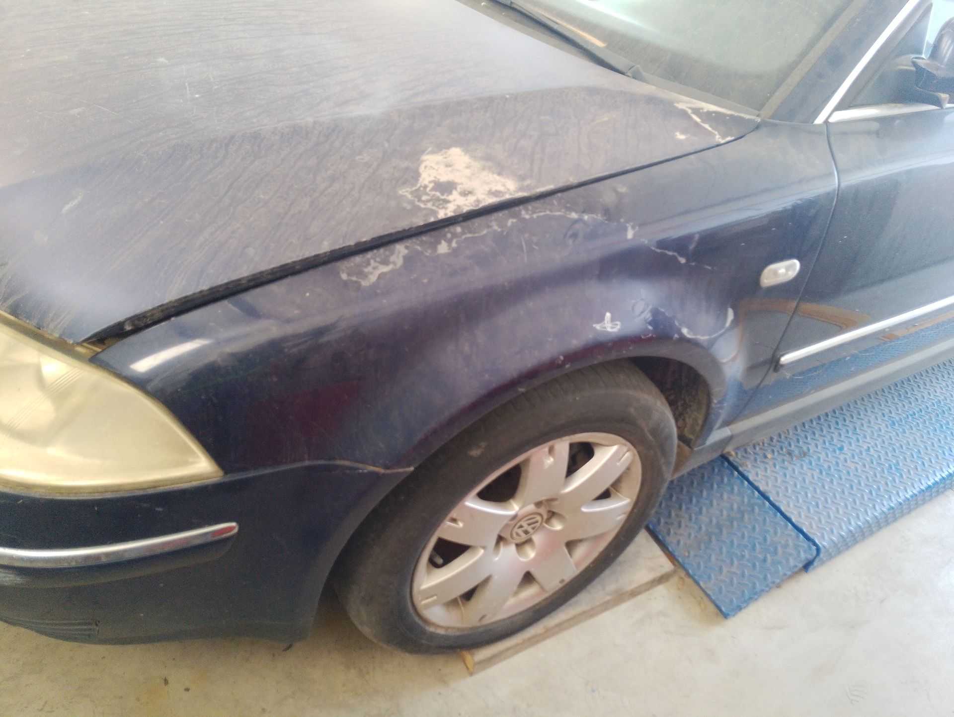 Recambio de aleta delantera izquierda para volkswagen passat b5.5 (3b3) 1.9 tdi referencia OEM IAM 3B0821105E  