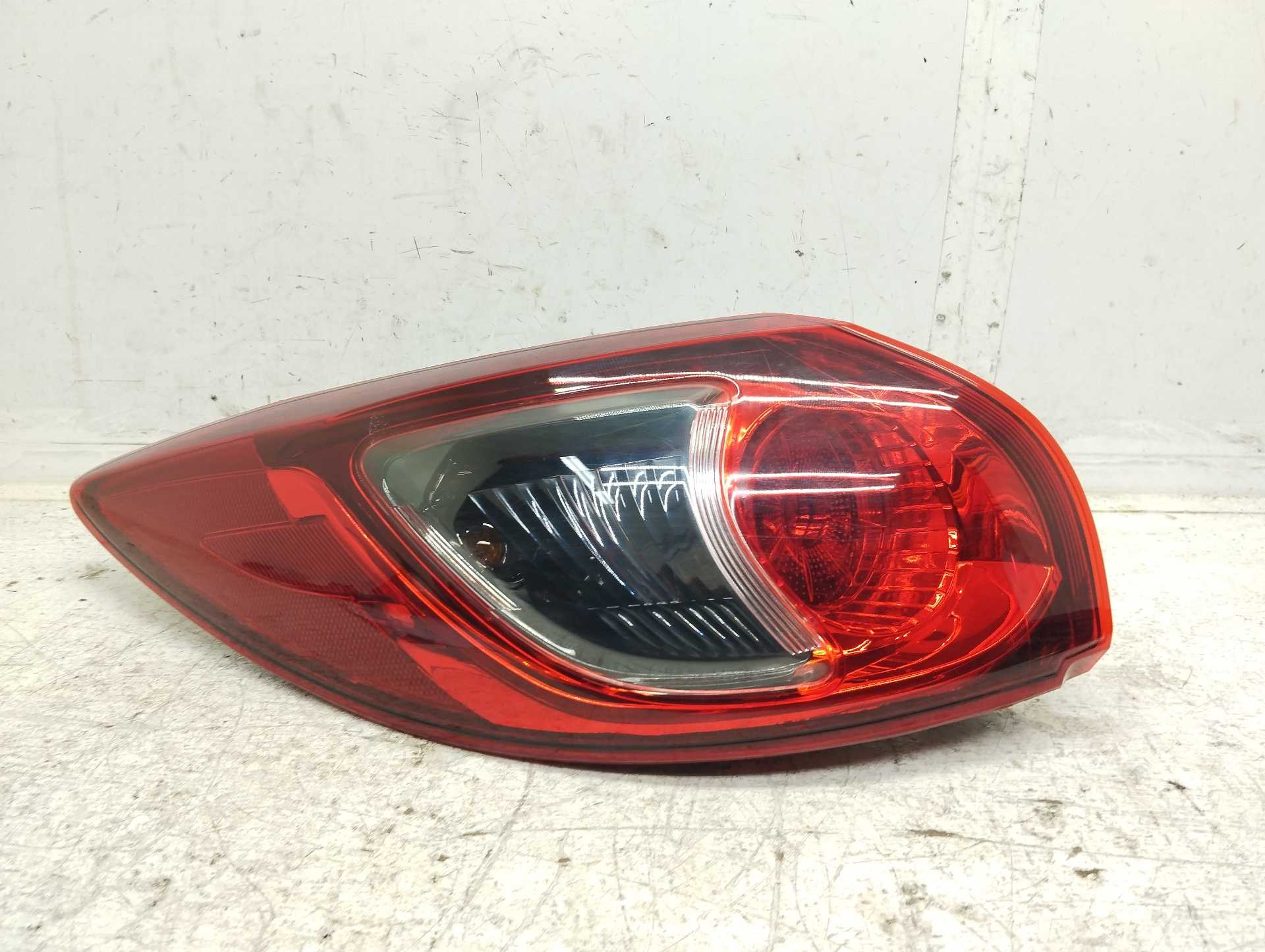 Recambio de piloto trasero izquierdo para mazda cx-5 center-line 2wd referencia OEM IAM KR1151150  