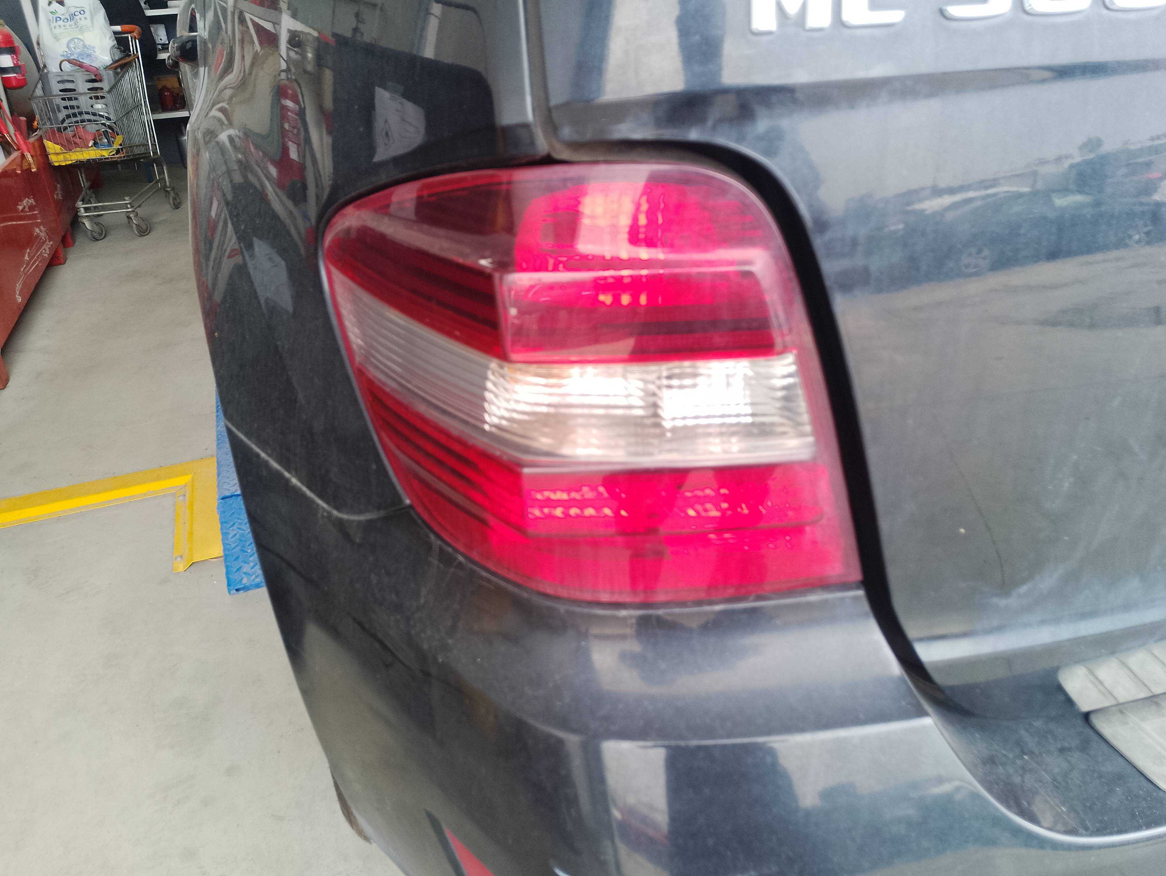 Recambio de piloto trasero izquierdo para mercedes-benz clase gl (x164) 350 bluetec (164.824) referencia OEM IAM A1649061100  