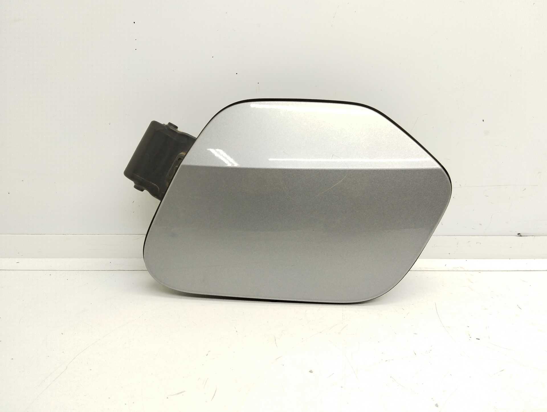 Recambio de tapa exterior combustible para opel corsa f edition referencia OEM IAM 39167575  