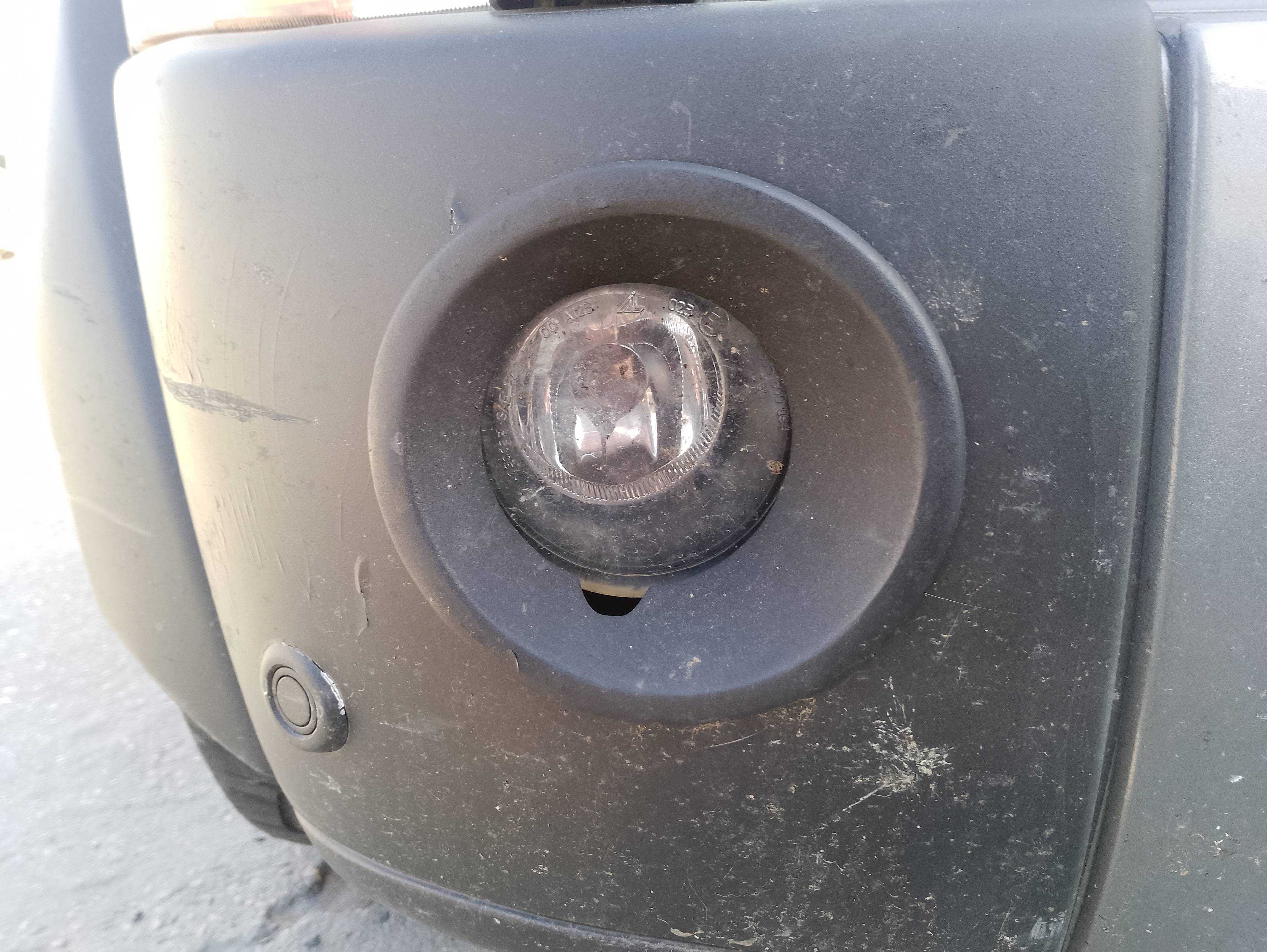 Recambio de faro antiniebla derecho para land rover discovery v6 td edition 60 yrs referencia OEM IAM   