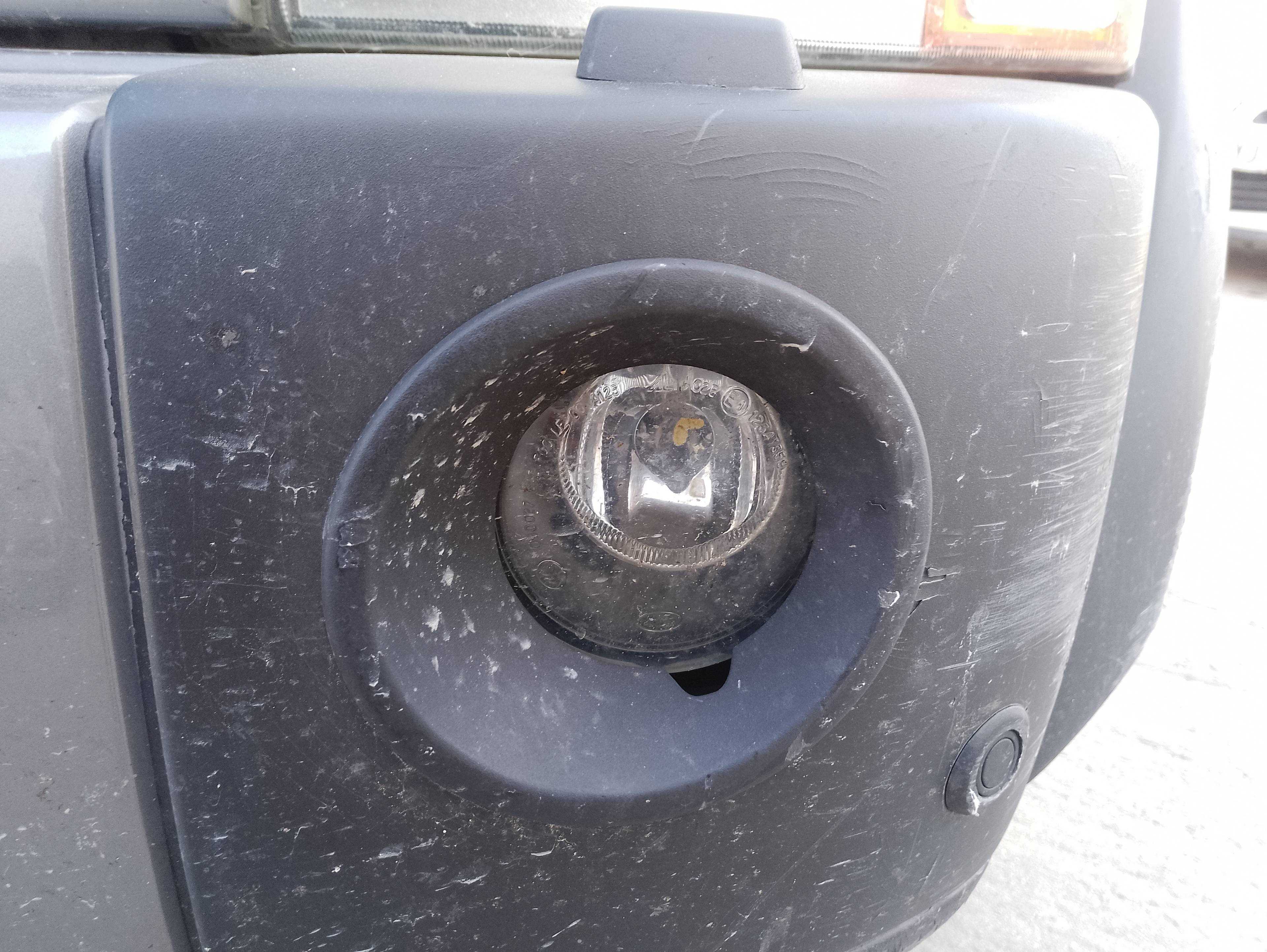 Recambio de faro antiniebla izquierdo para land rover discovery v6 td edition 60 yrs referencia OEM IAM   