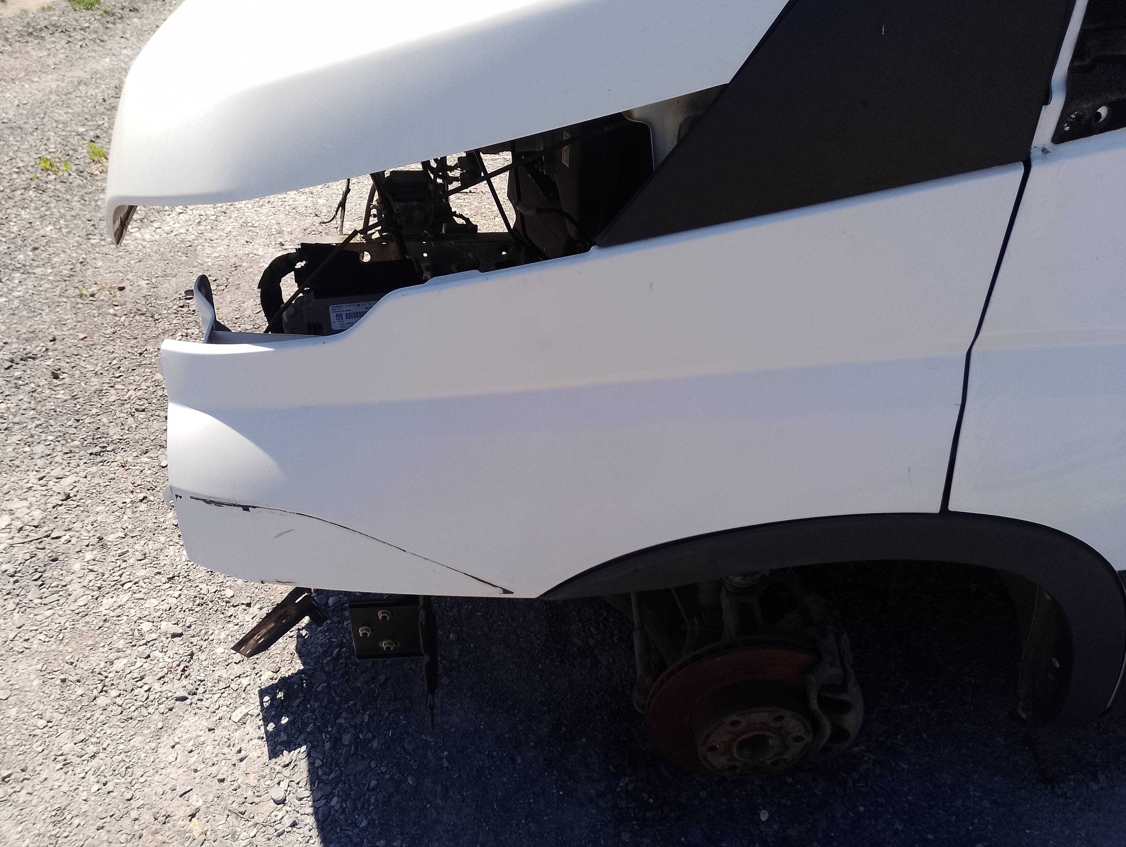 Recambio de aleta delantera izquierda para iveco 35s16 referencia OEM IAM   