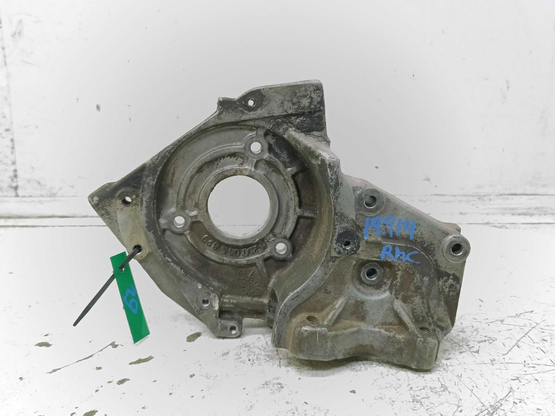 Recambio de soporte bomba inyeccion para renault kangoo (f/kc0) alize referencia OEM IAM 8200065829  