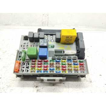 CAJA RELES / FUSIBLES X55E30D708 