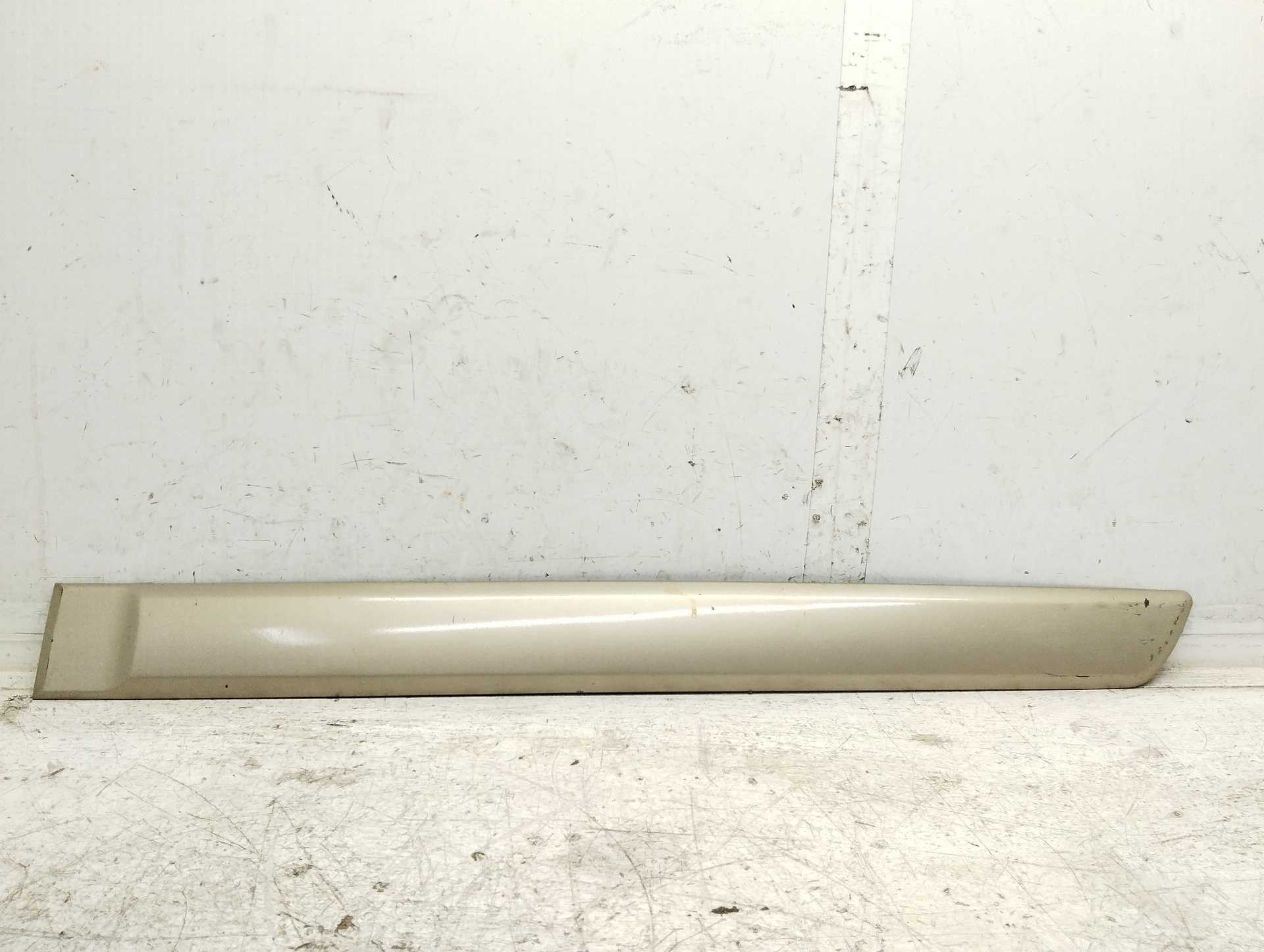 Recambio de moldura para citroën c5 berlina referencia OEM IAM 96499325XT  