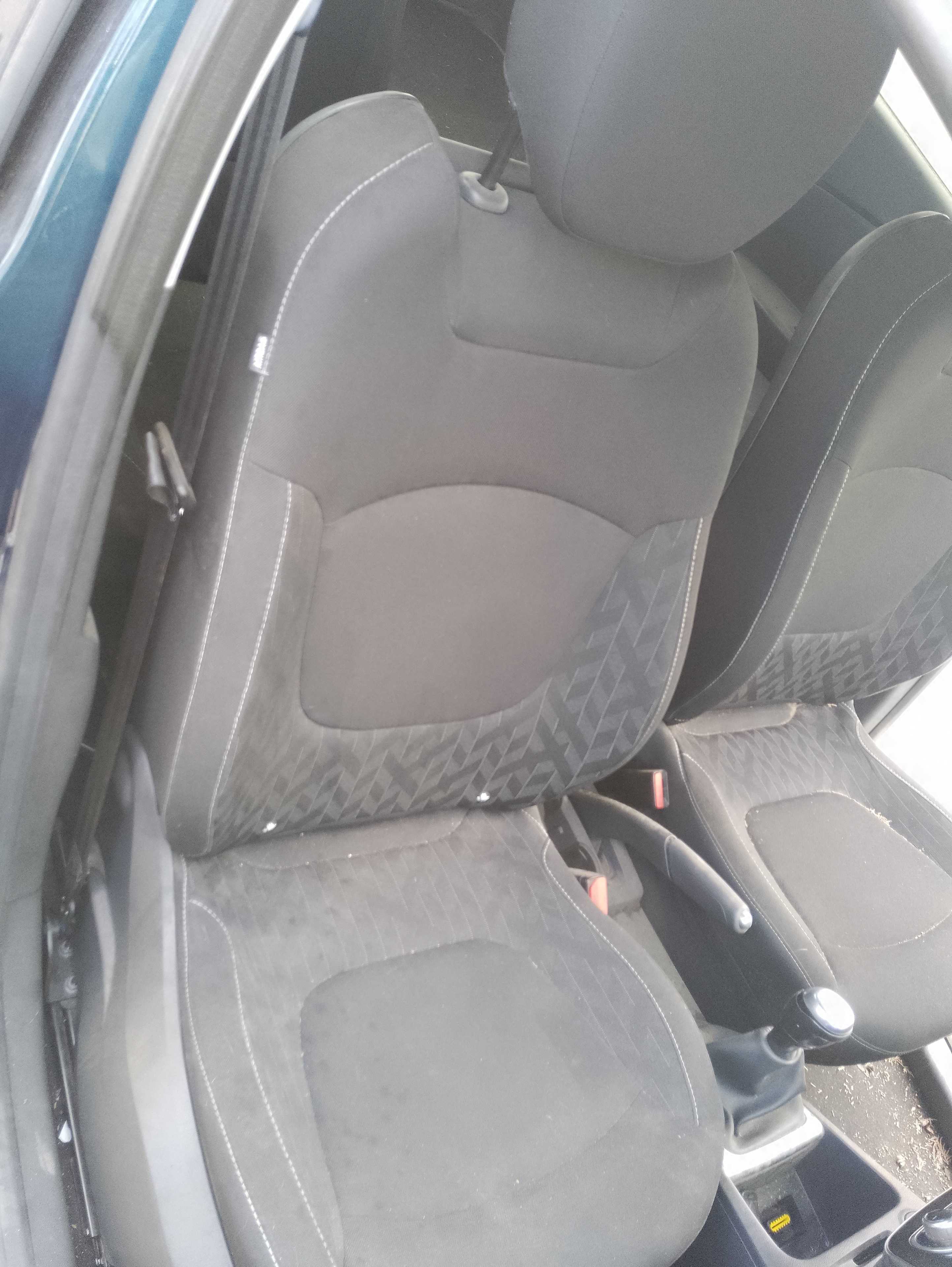 Recambio de asiento delantero derecho para renault captur dynamique referencia OEM IAM   