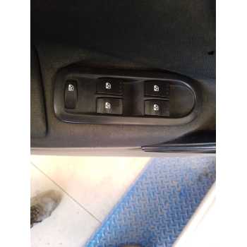 MANDO ELEVALUNAS DELANTERO IZQUIERDO 8200108269 